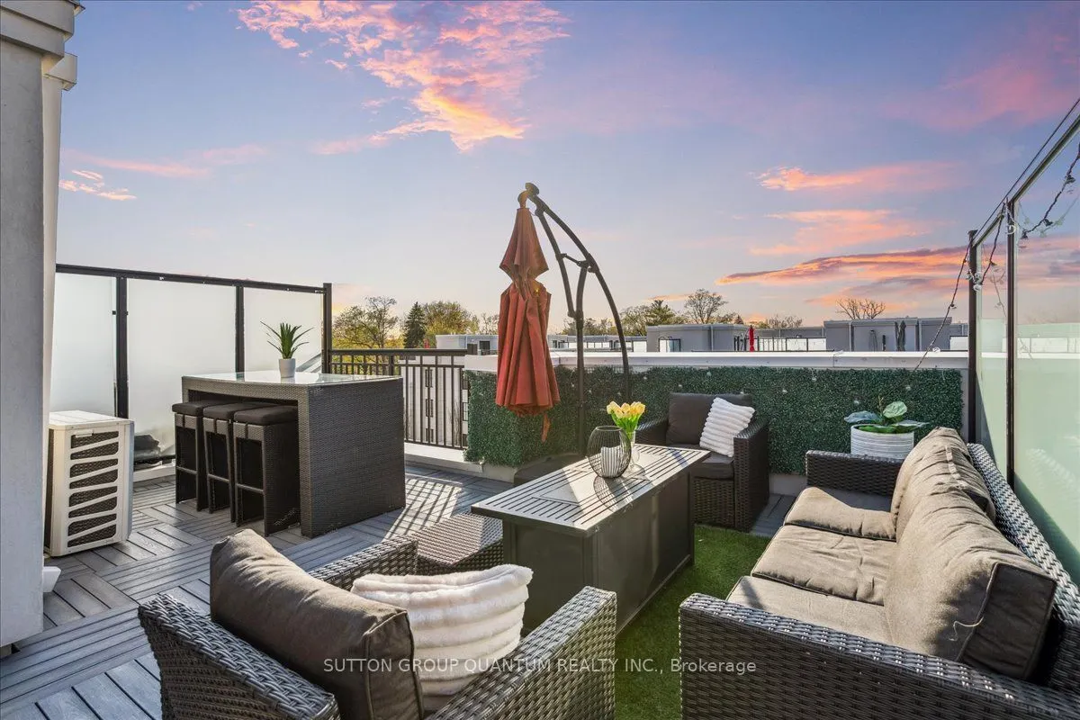 652 Cricklewood Drive, #220