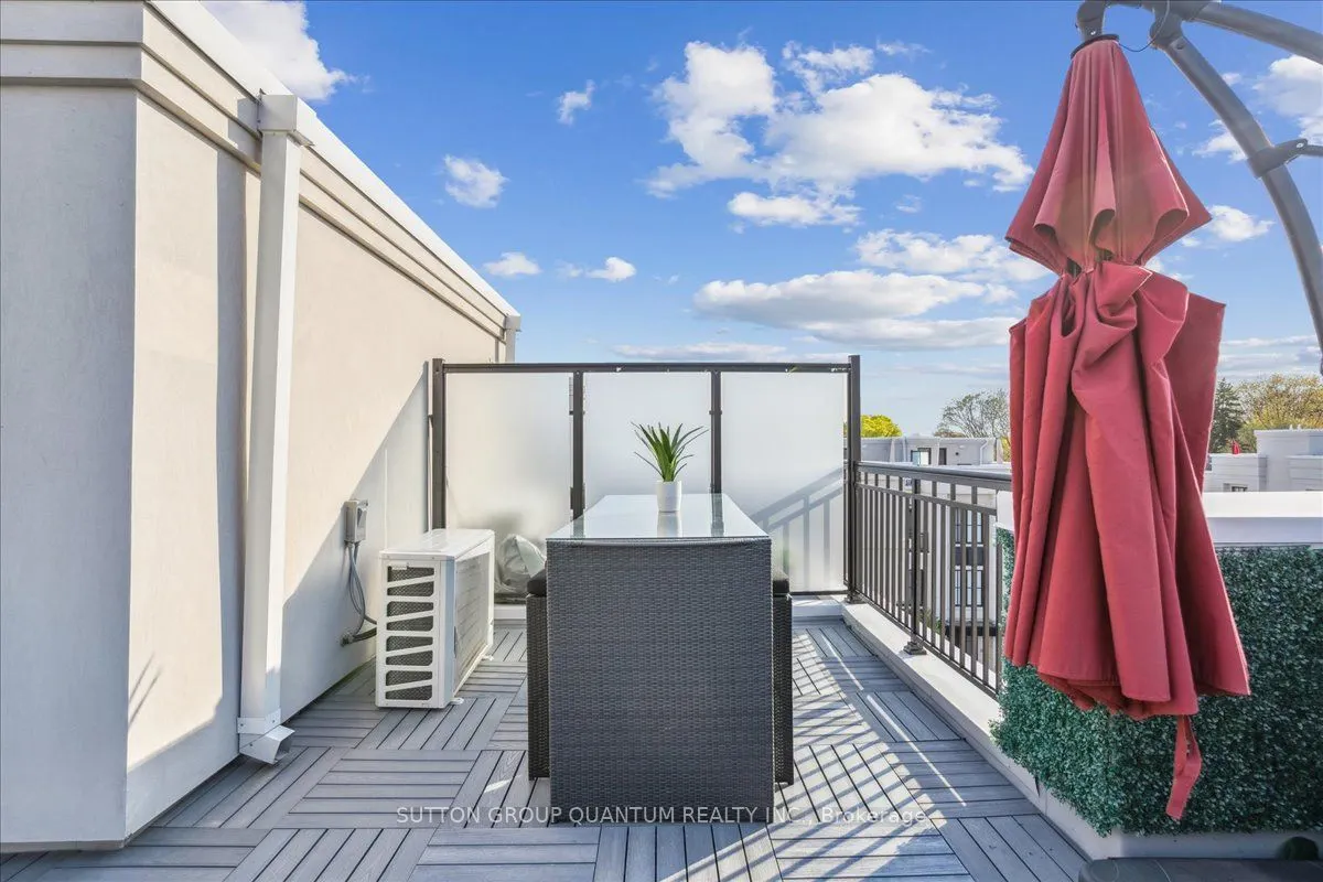652 Cricklewood Drive, #220