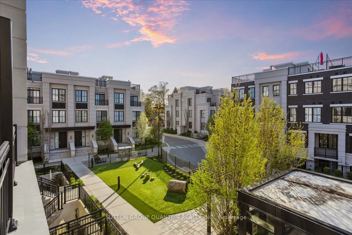 652 Cricklewood Drive, #220