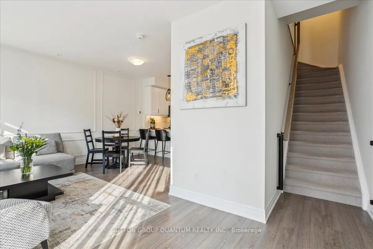 652 Cricklewood Drive, #220