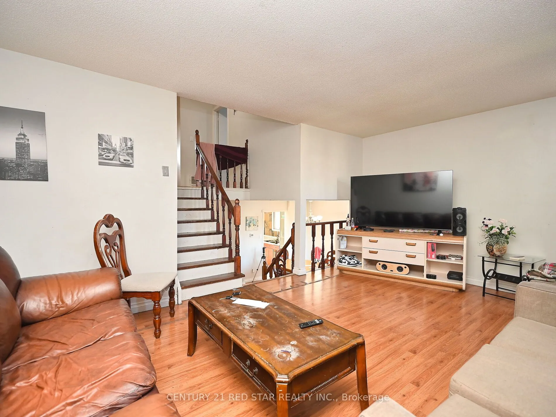 433 Hansen Road N