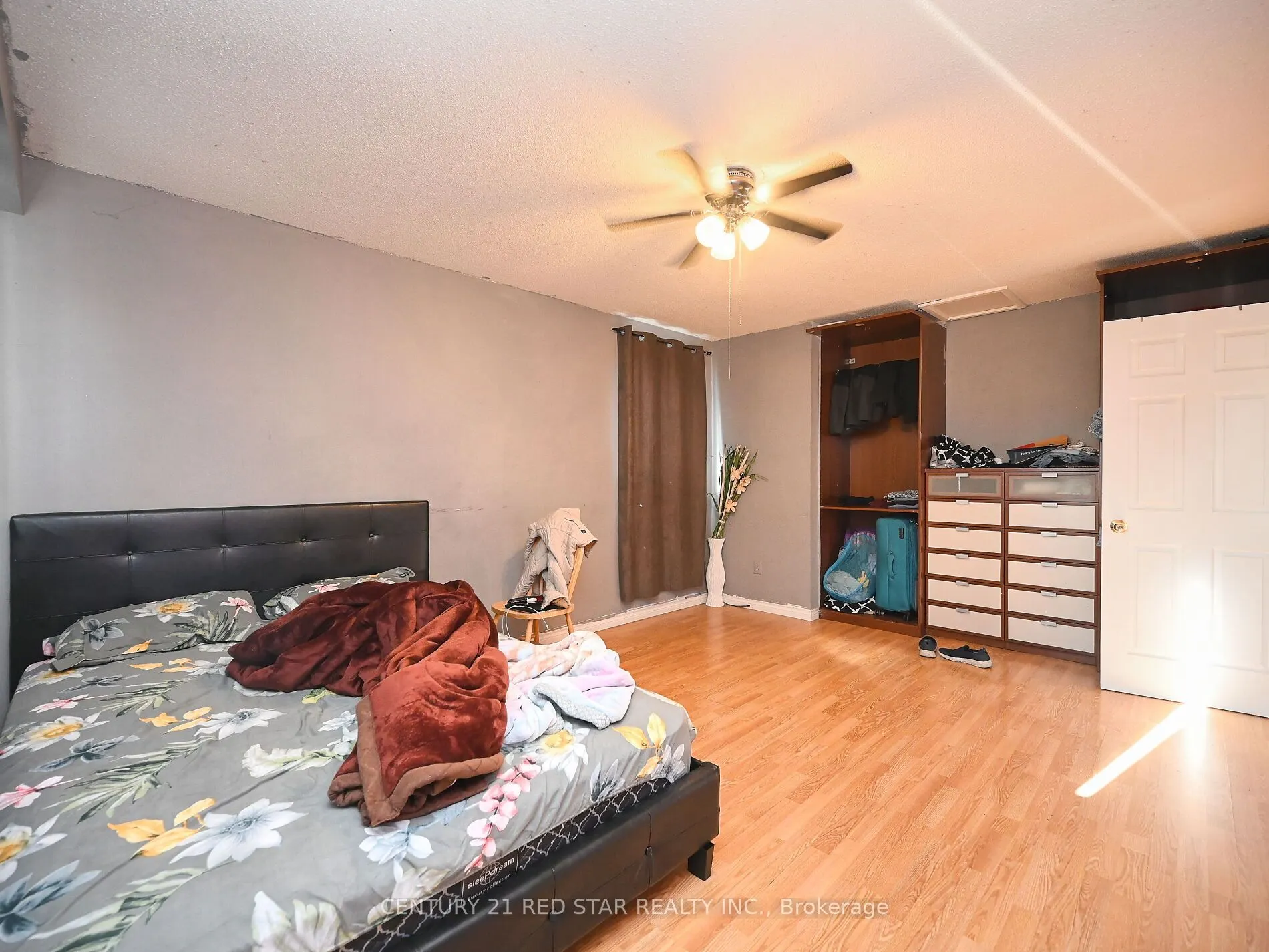 433 Hansen Road N
