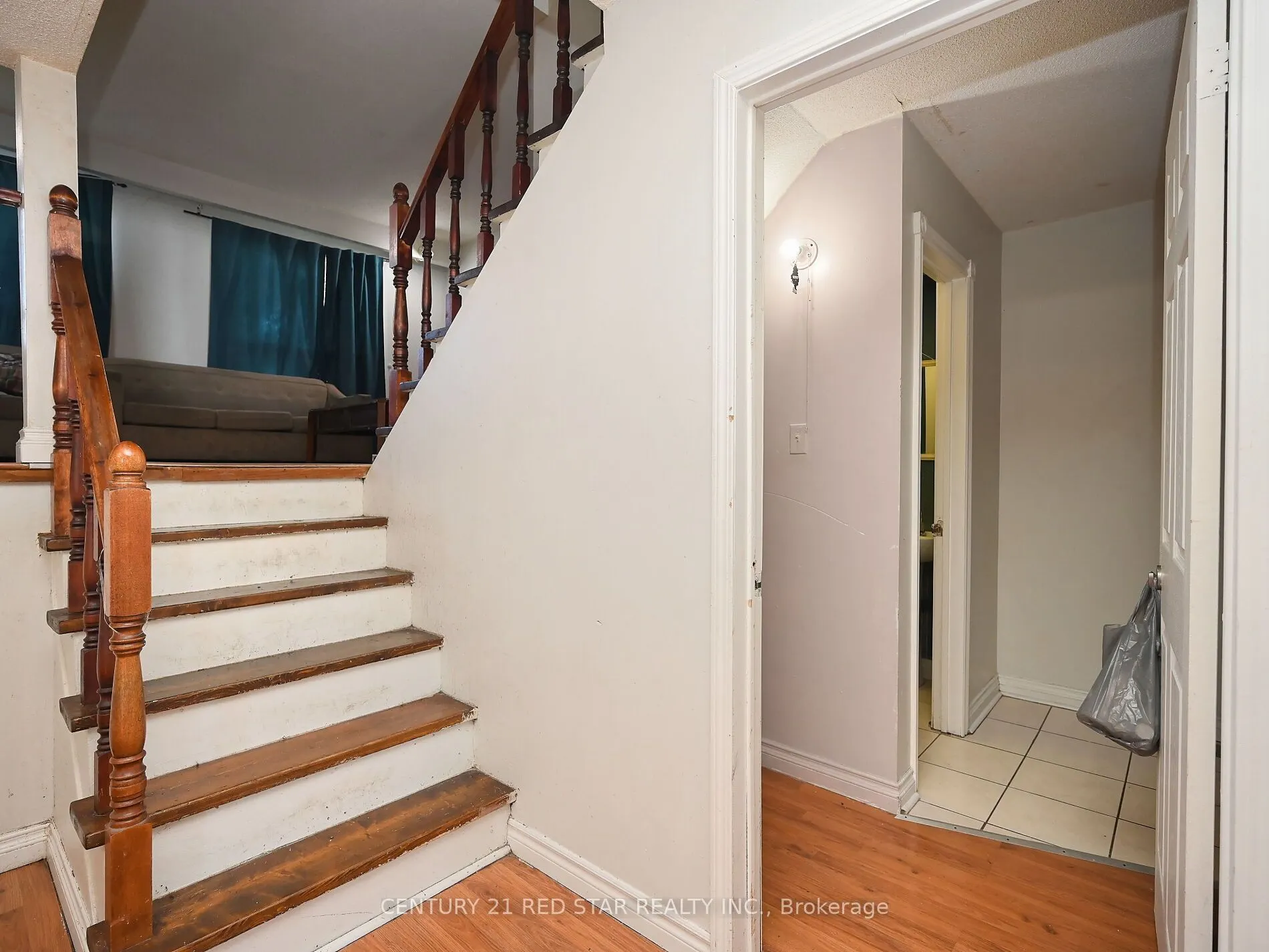 433 Hansen Road N