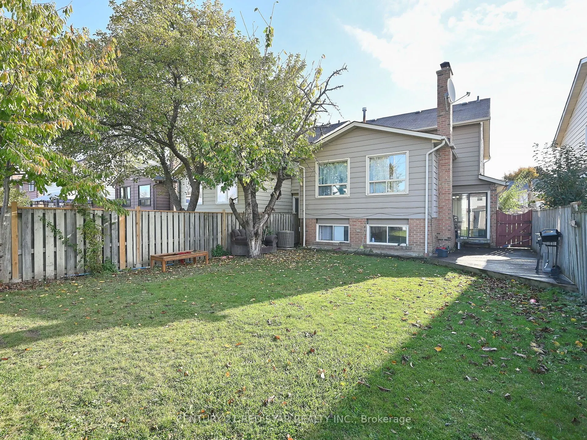 433 Hansen Road N