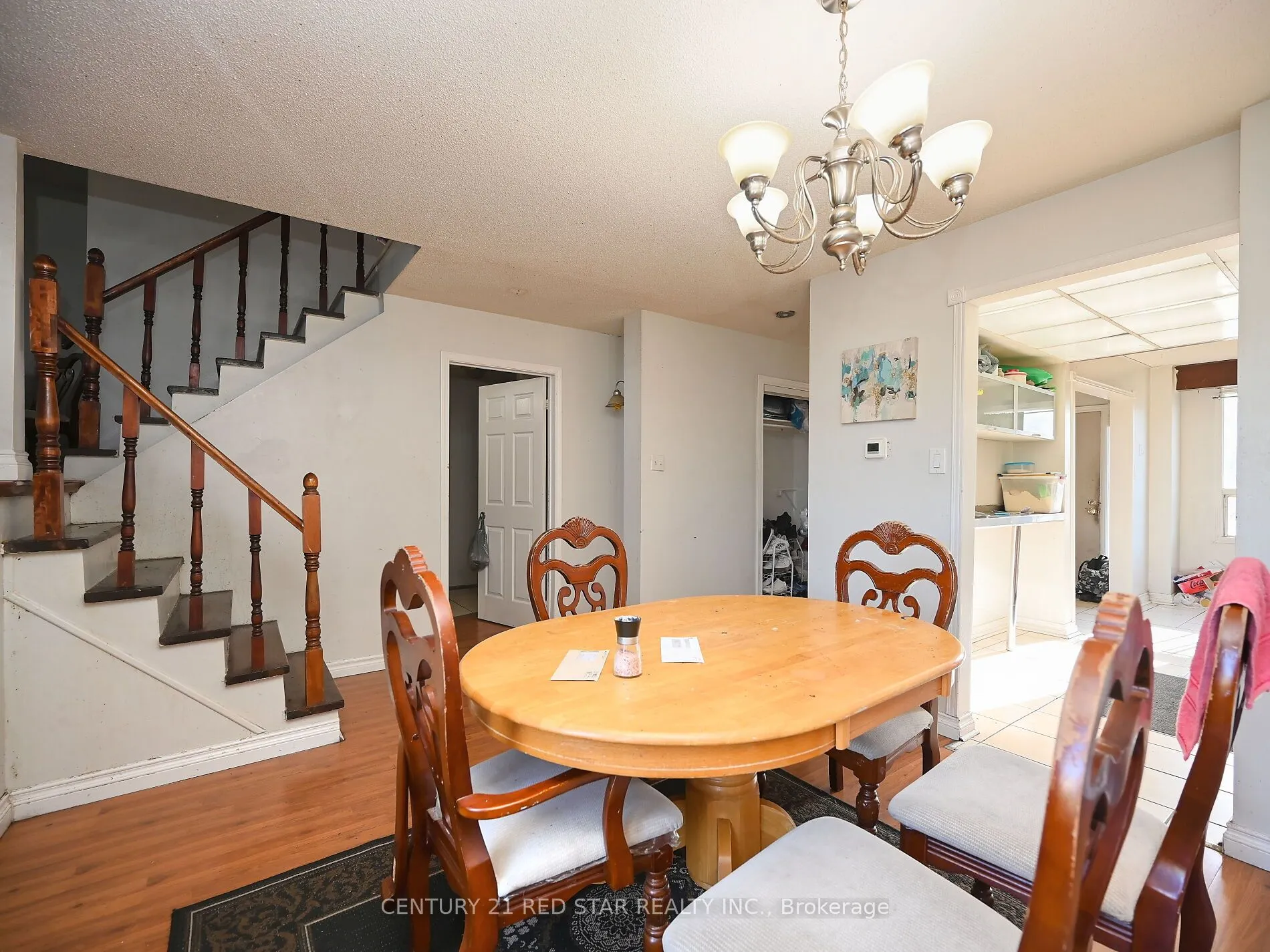 433 Hansen Road N