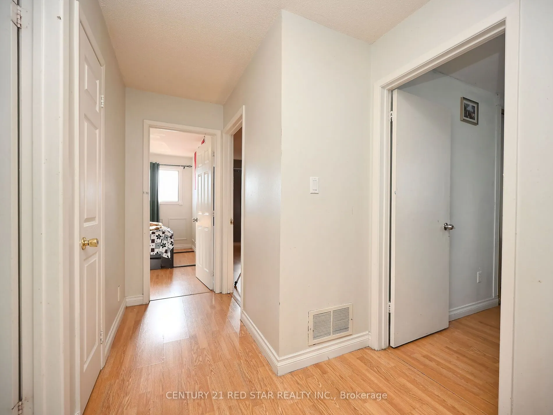 433 Hansen Road N