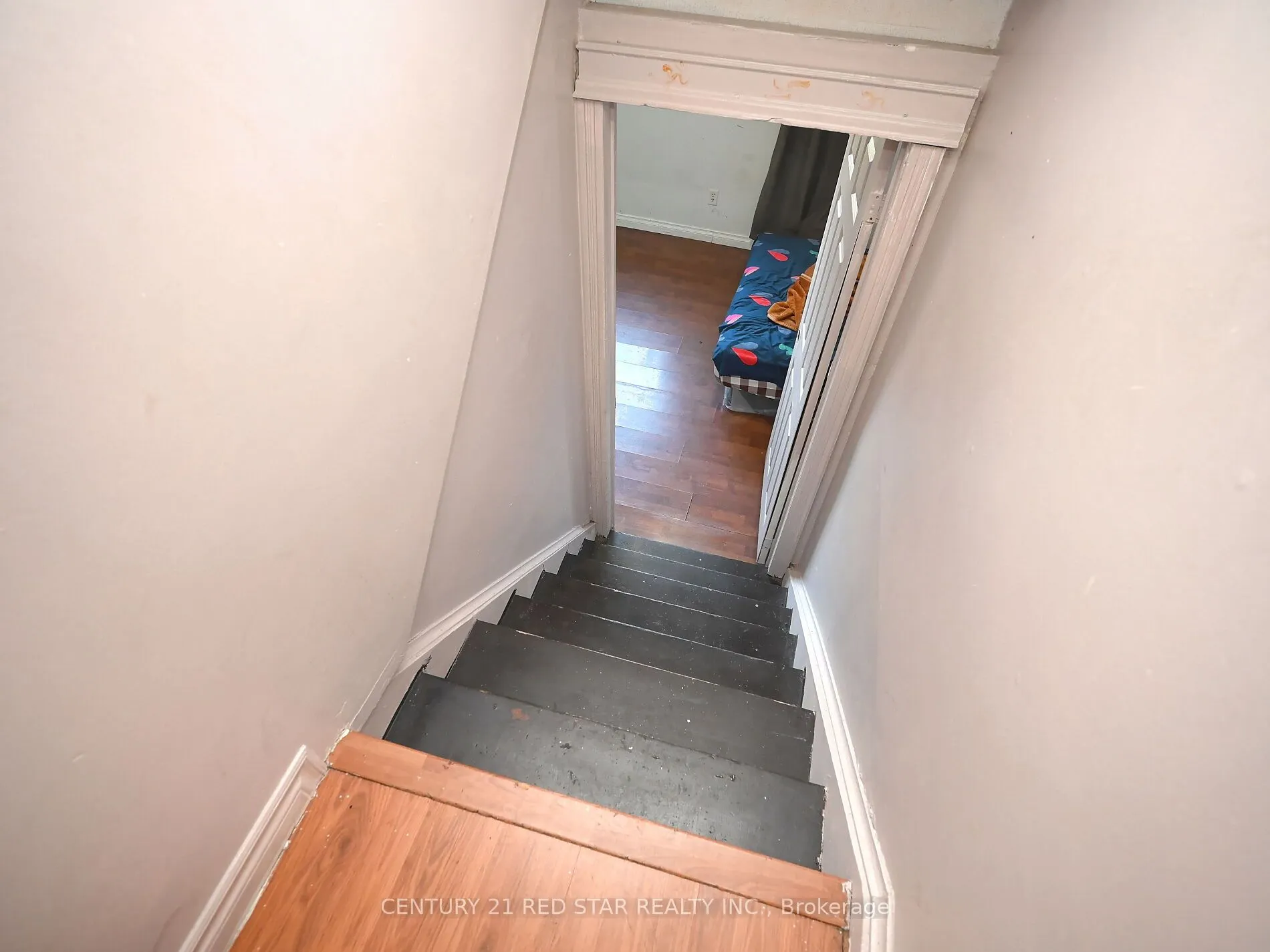 433 Hansen Road N
