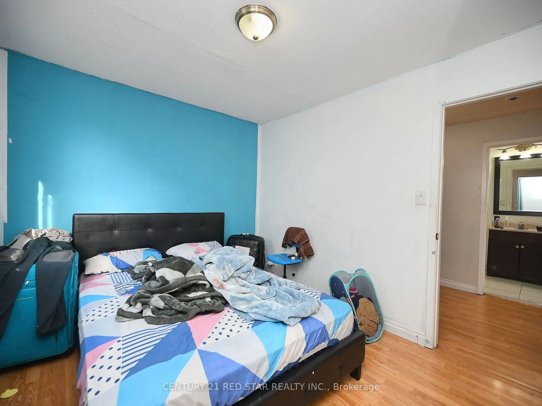 433 Hansen Road N