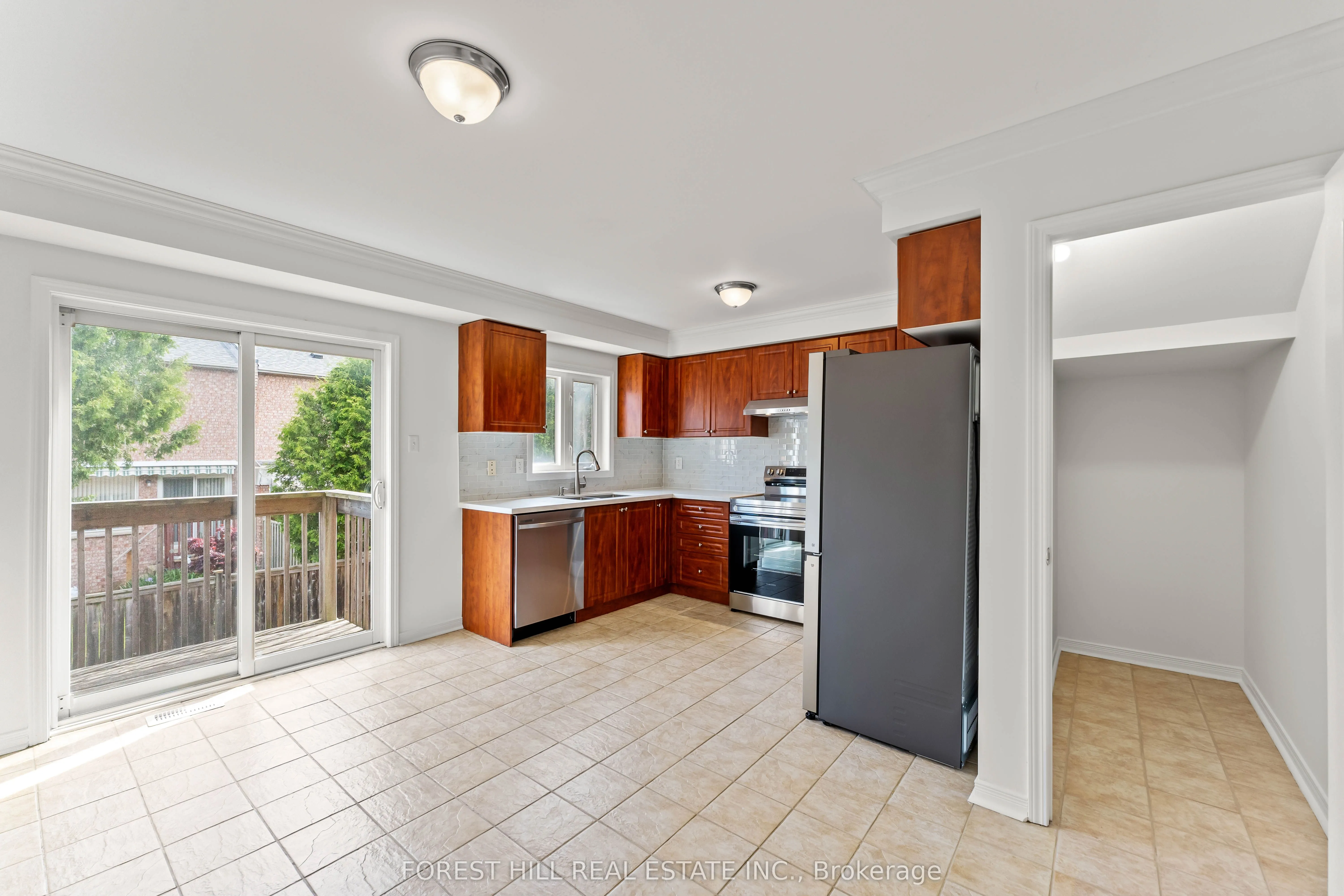 5817 Tiz Road