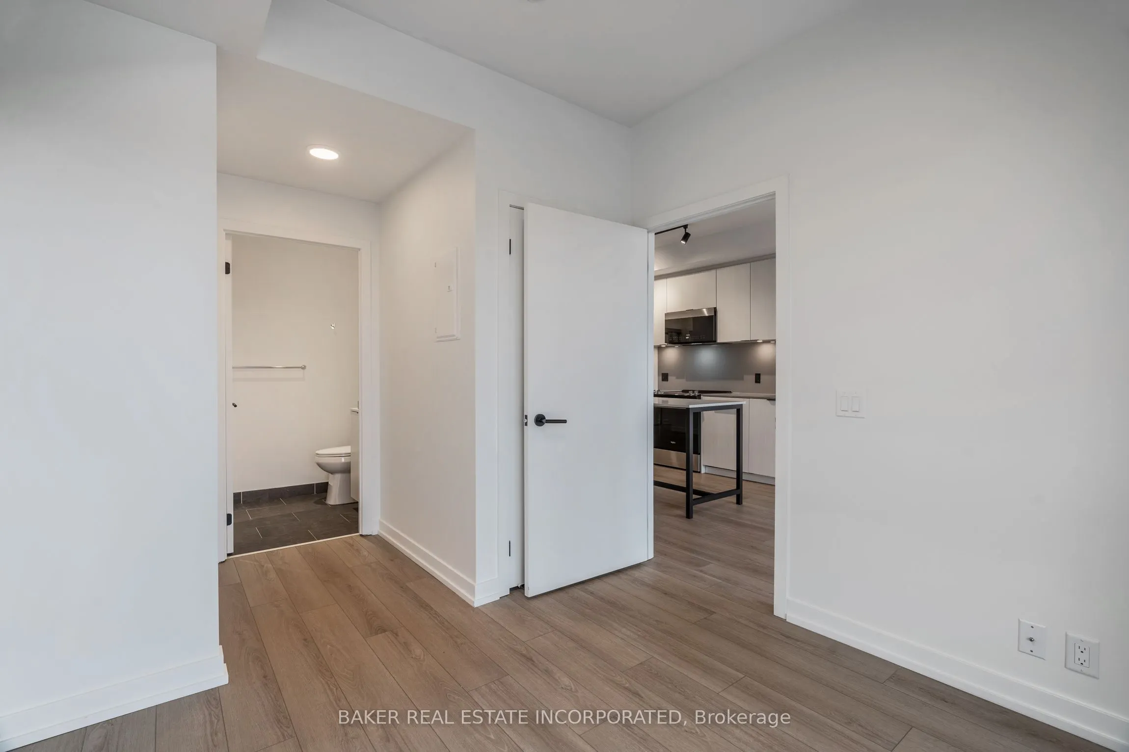 740 Dupont Street, #324