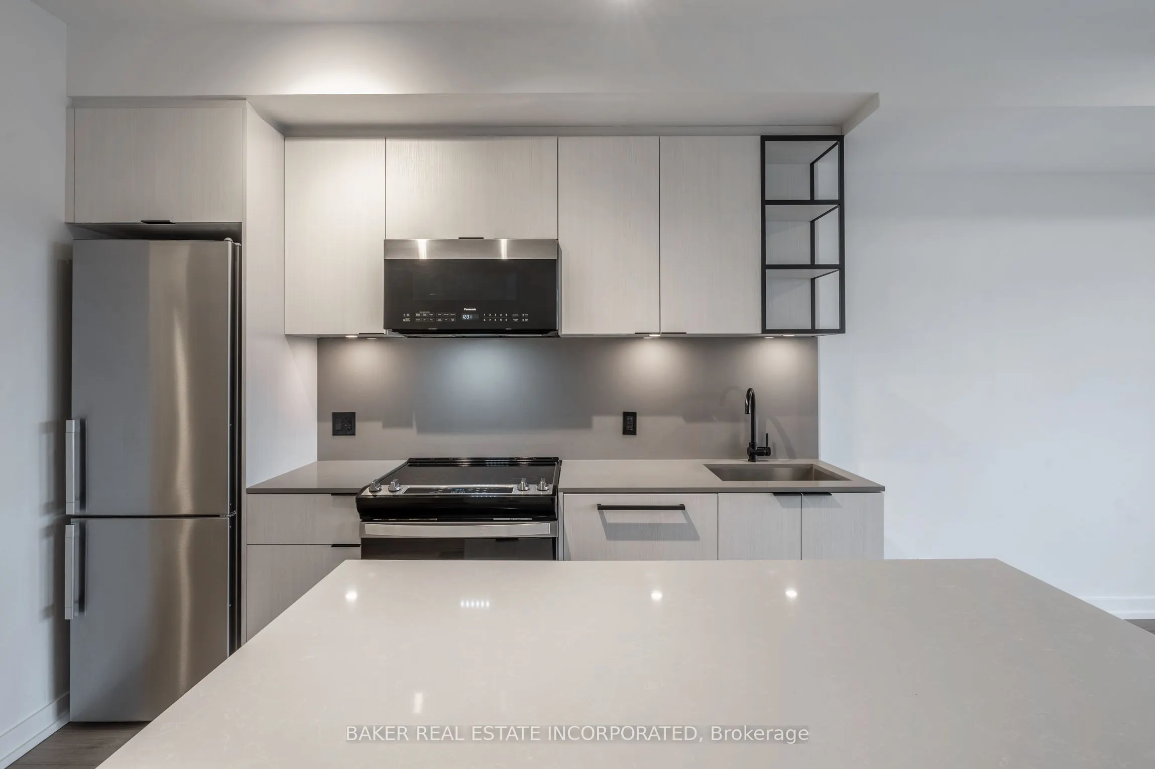 740 Dupont Street, #324