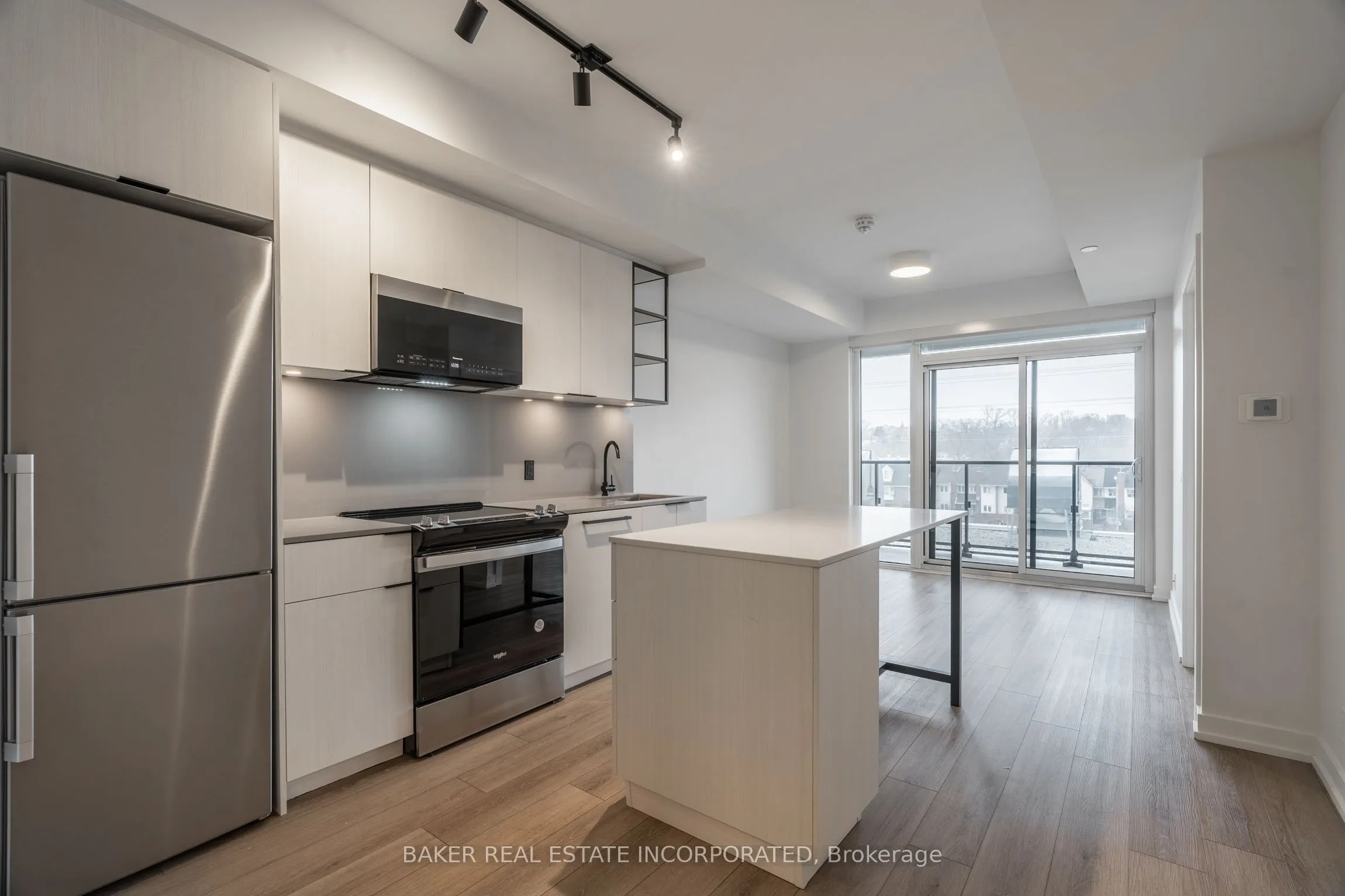 740 Dupont Street, #324