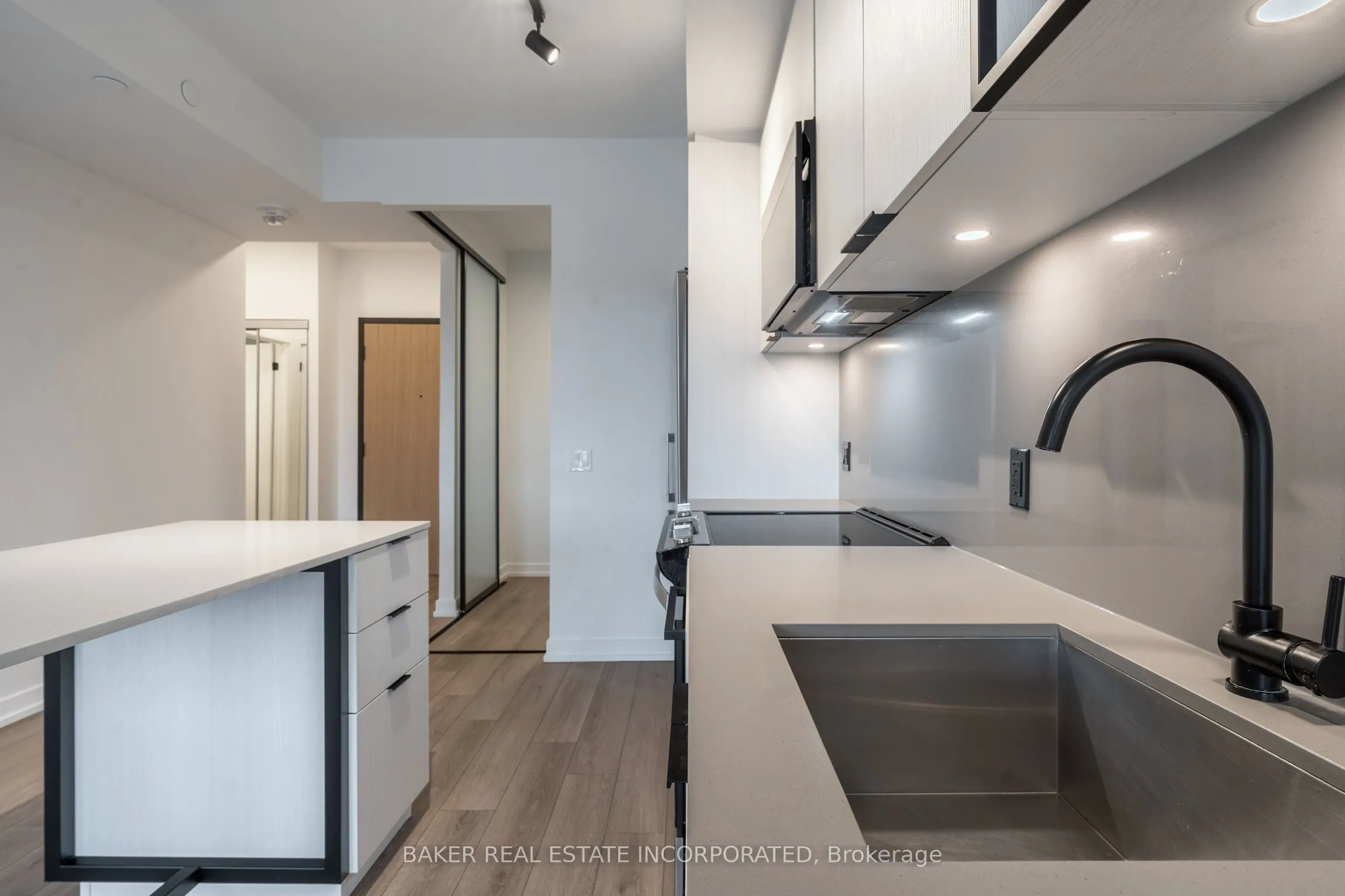 740 Dupont Street, #324