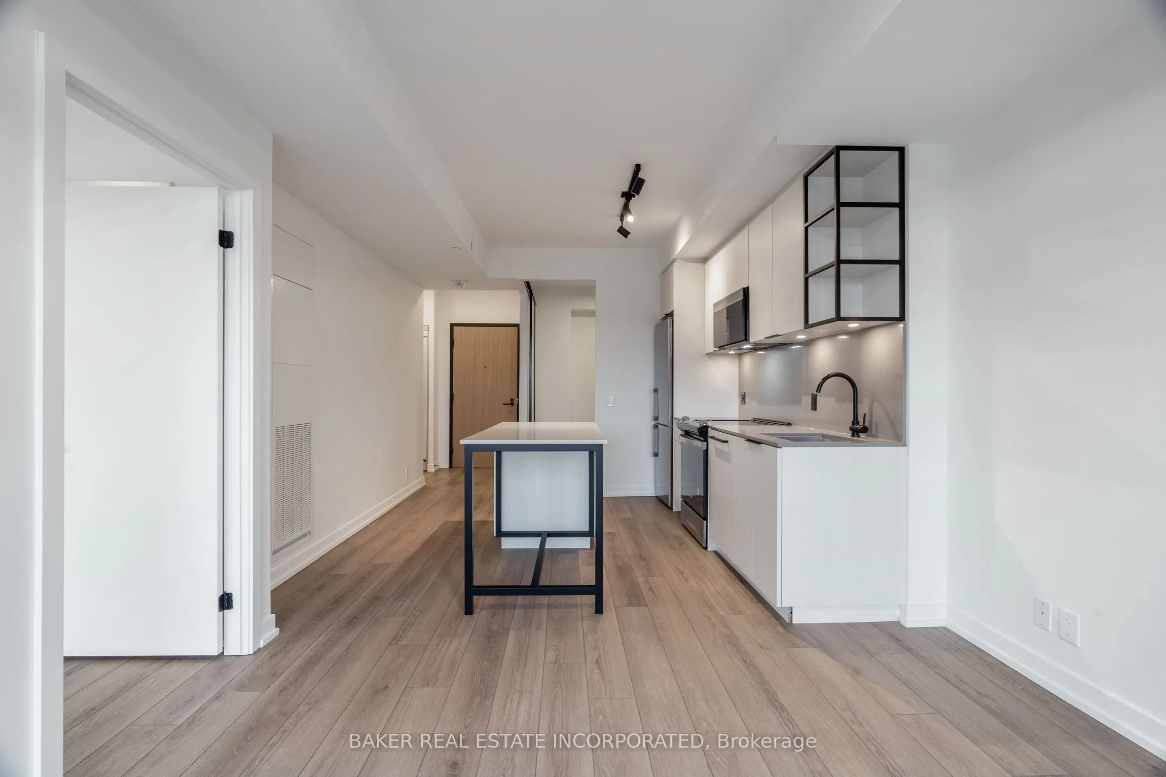 740 Dupont Street, #324