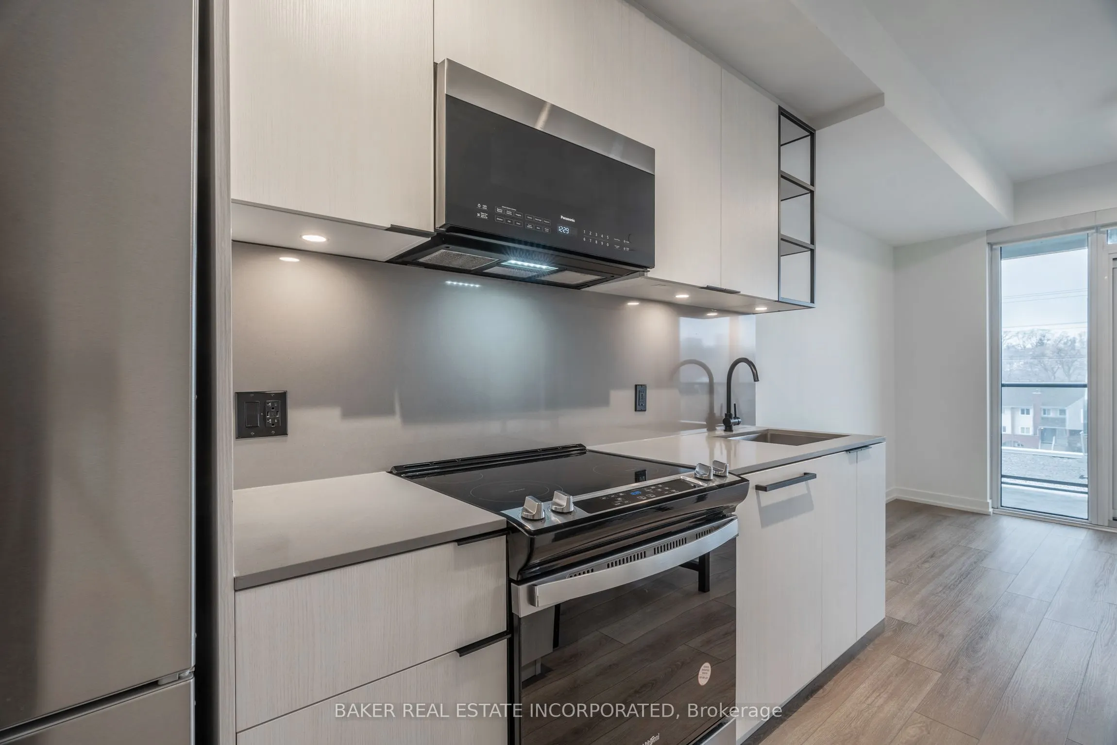 740 Dupont Street, #324