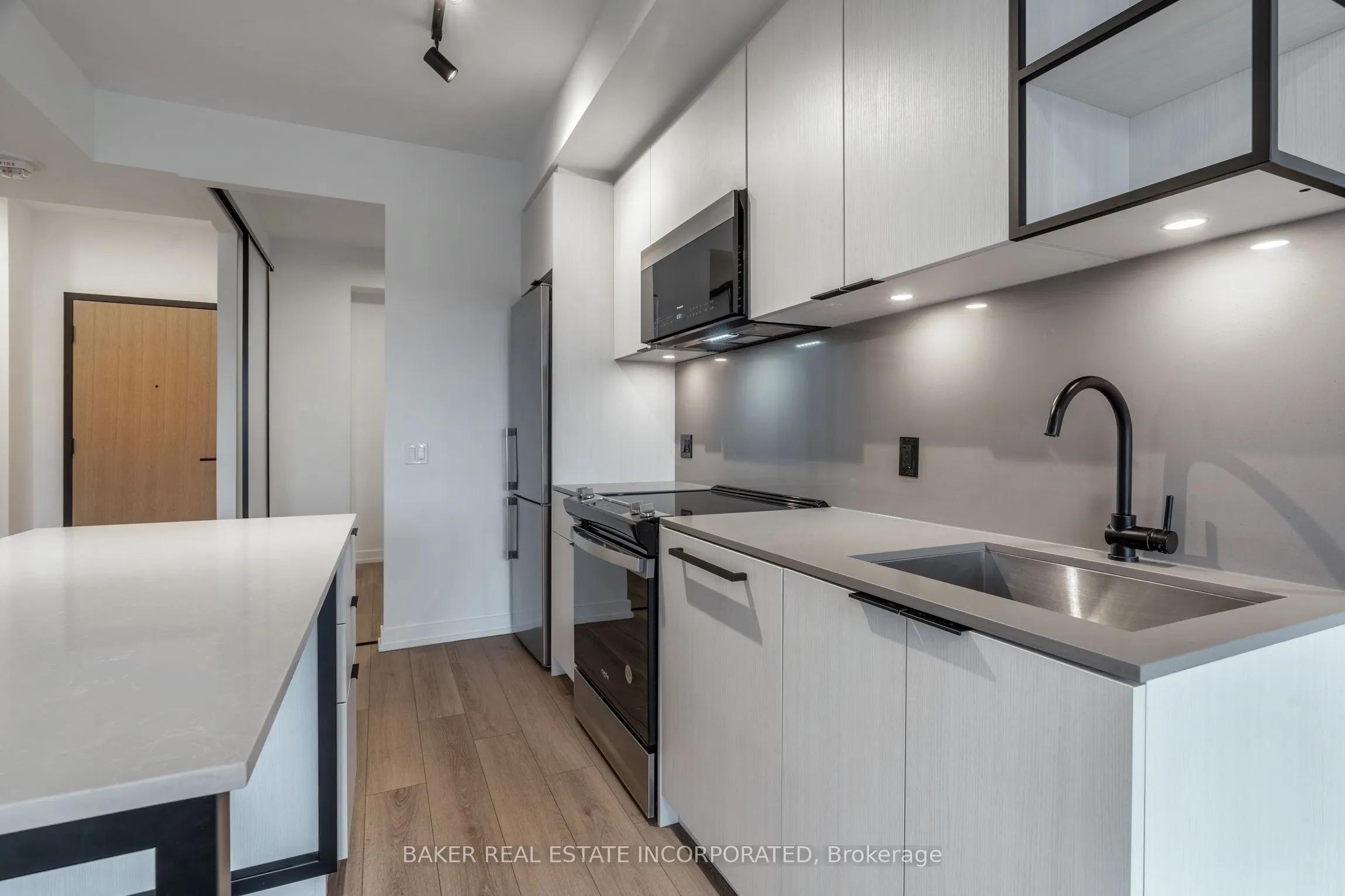740 Dupont Street, #324
