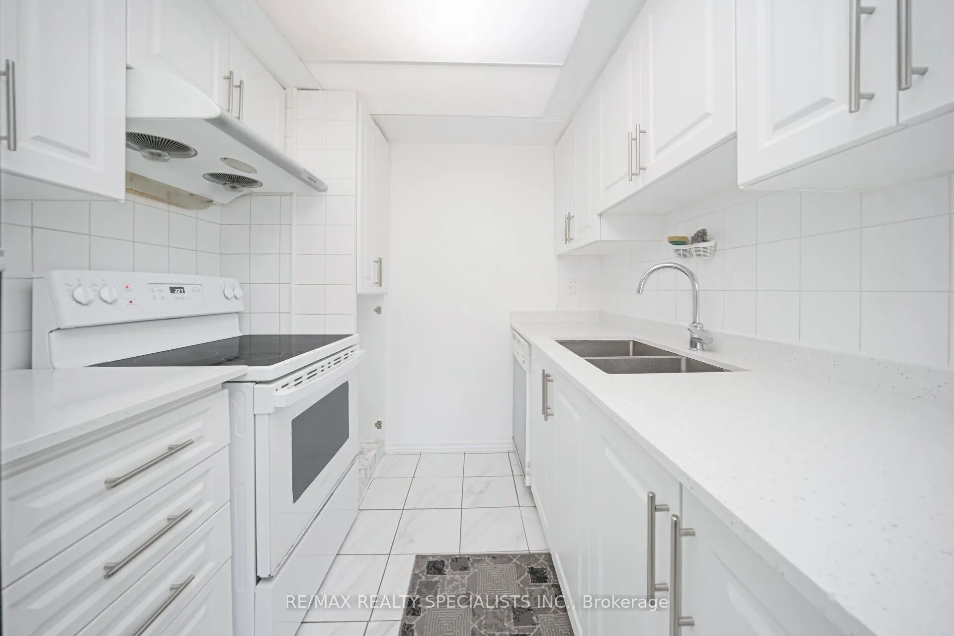 28 Lincoln Court, #28