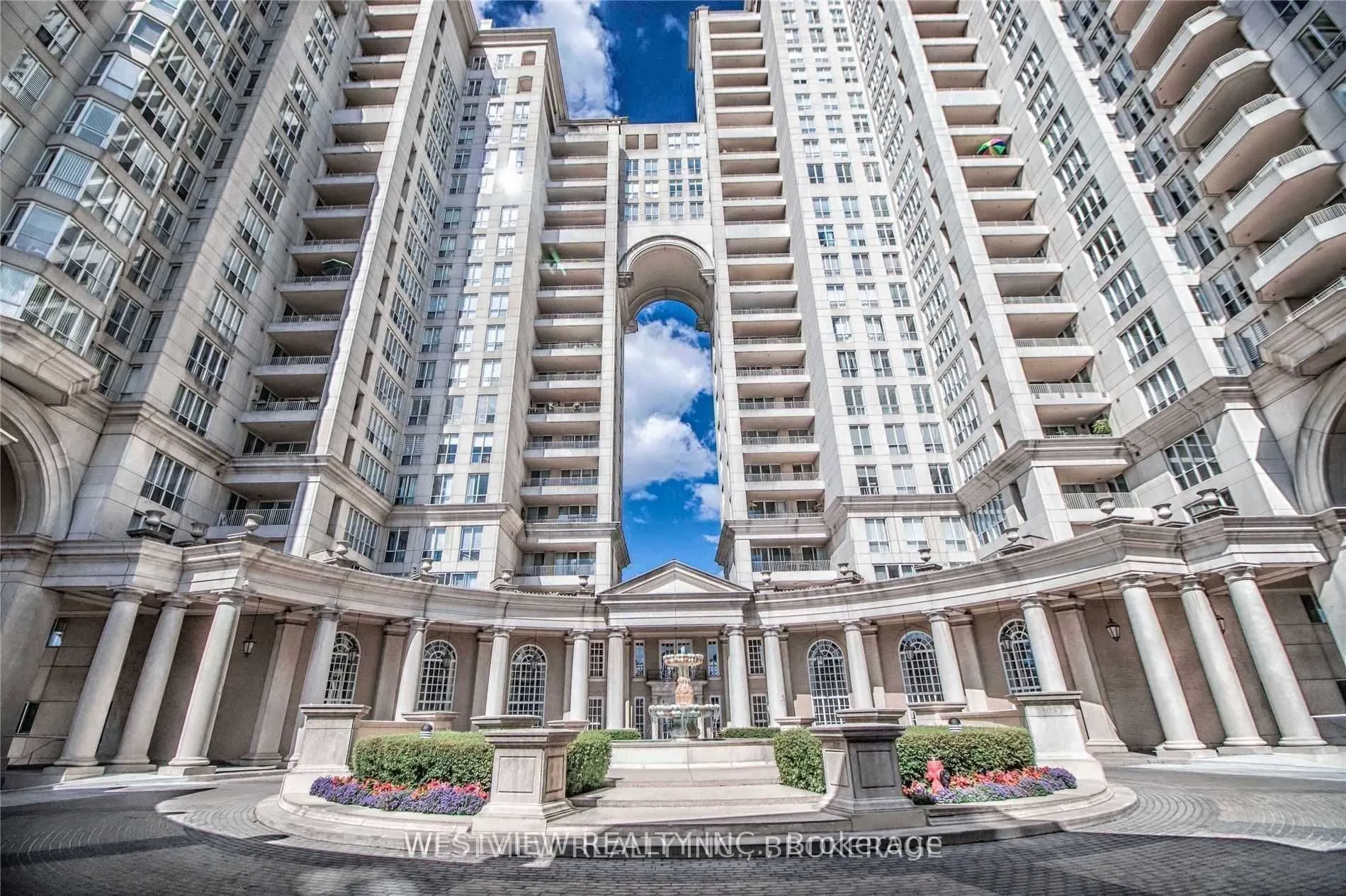 2285 Lake Shore Boulevard, #906