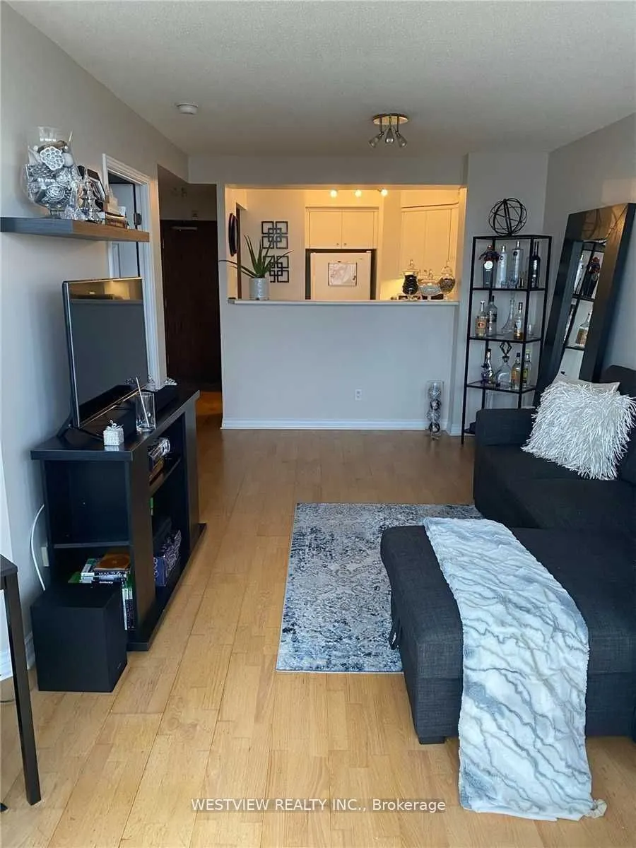 2285 Lake Shore Boulevard, #906