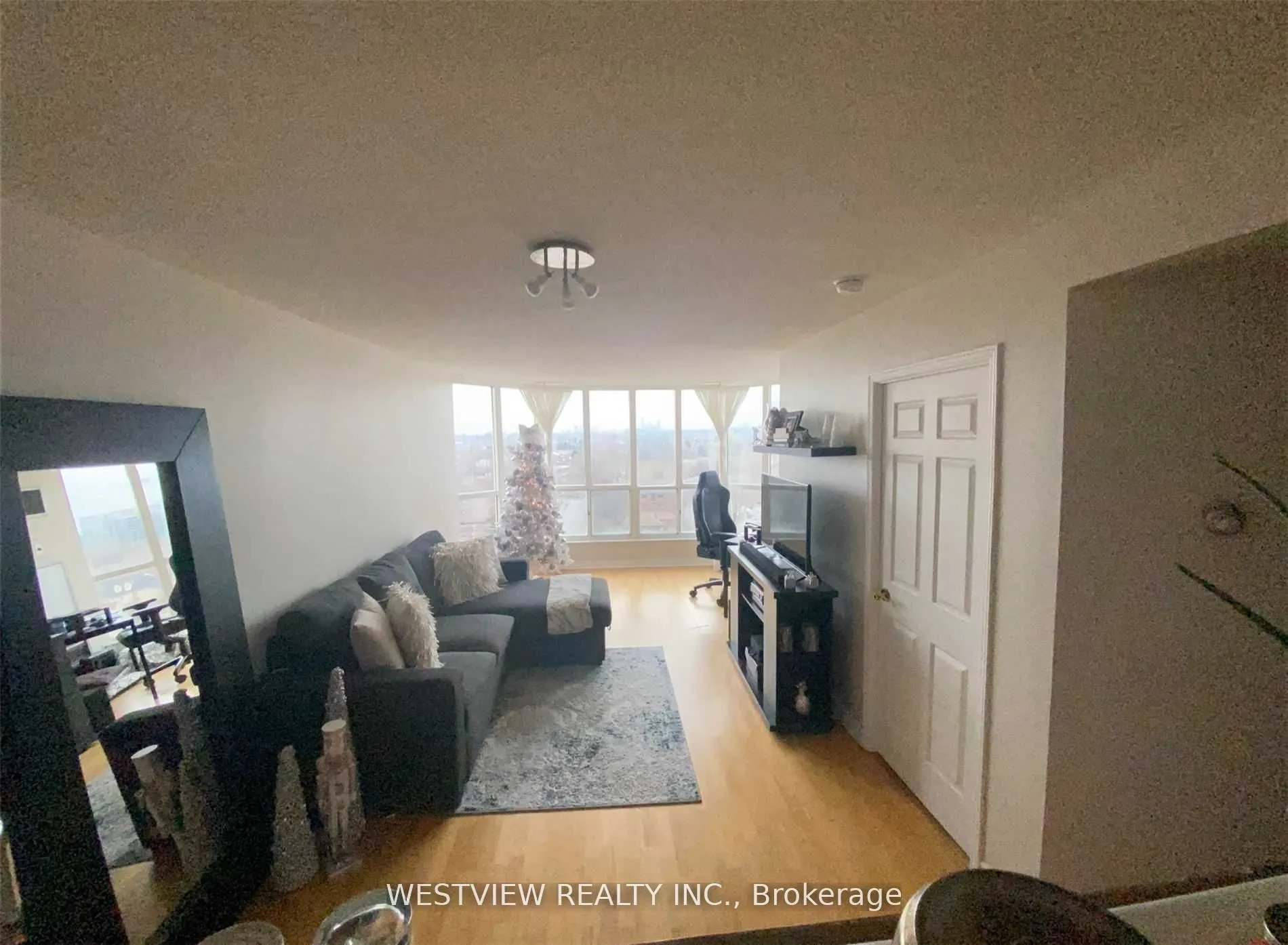 2285 Lake Shore Boulevard, #906