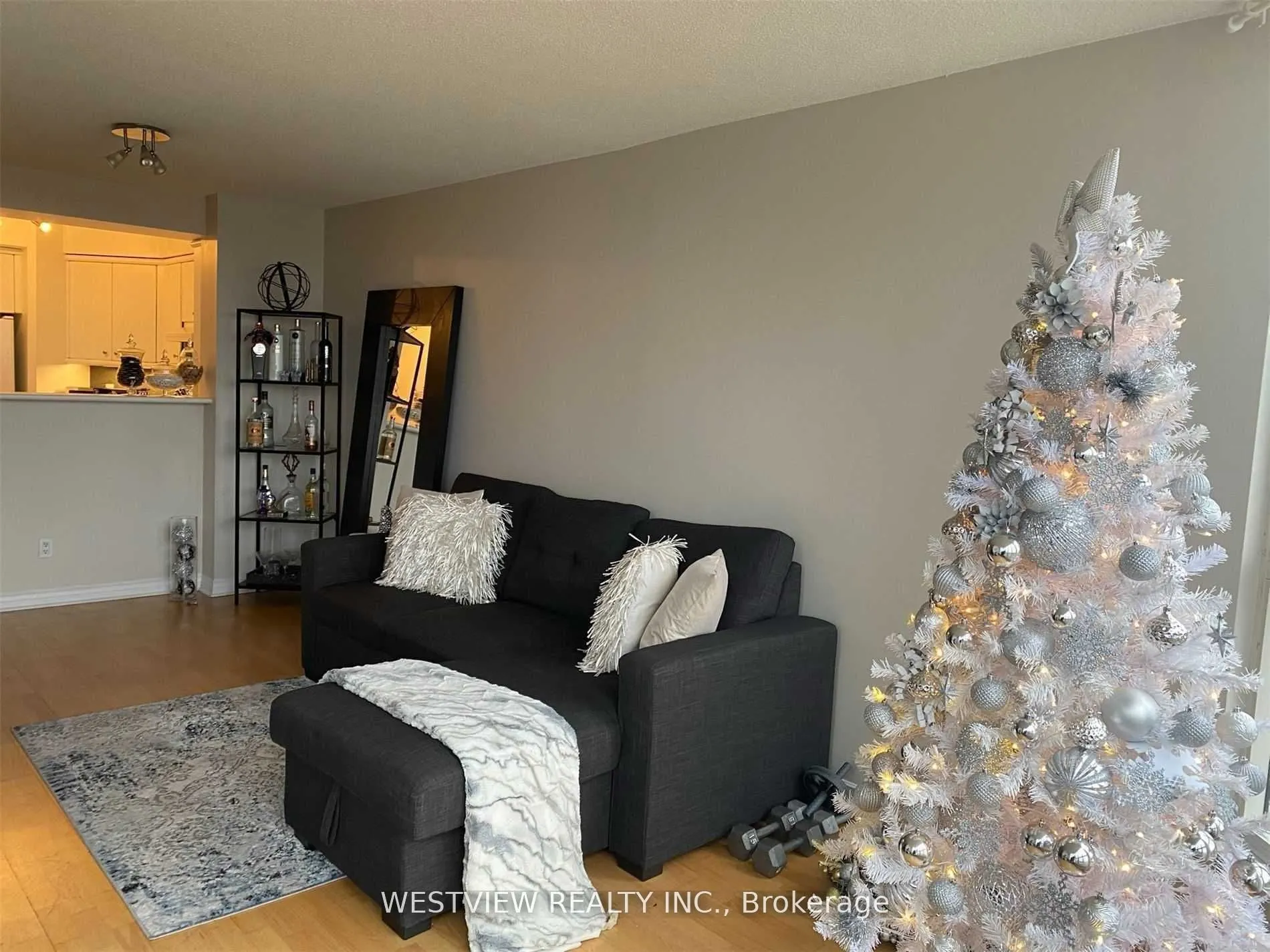 2285 Lake Shore Boulevard, #906
