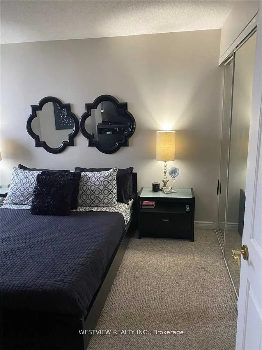 2285 Lake Shore Boulevard, #906