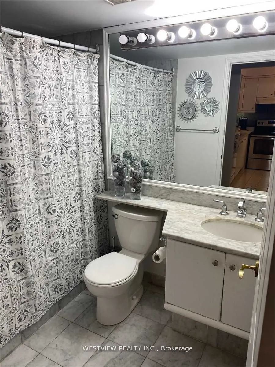 2285 Lake Shore Boulevard, #906