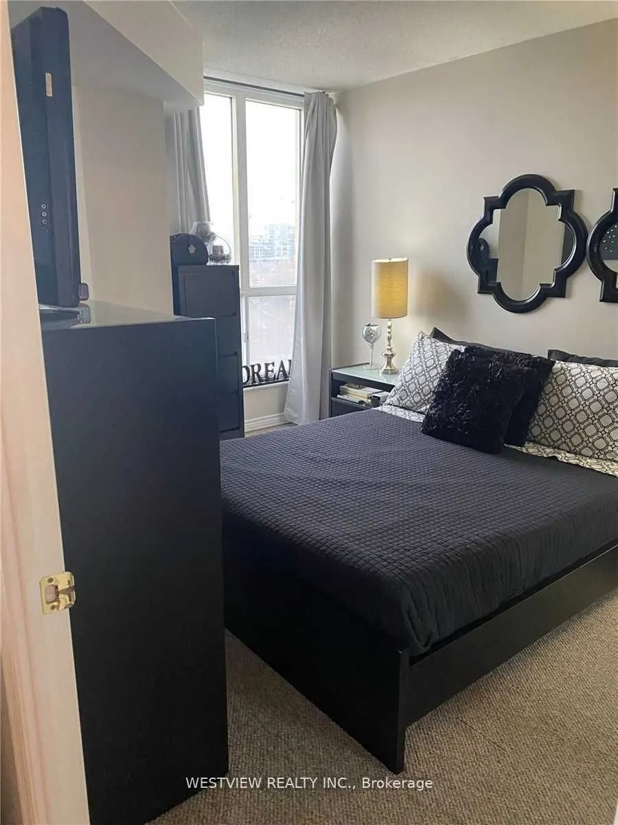 2285 Lake Shore Boulevard, #906