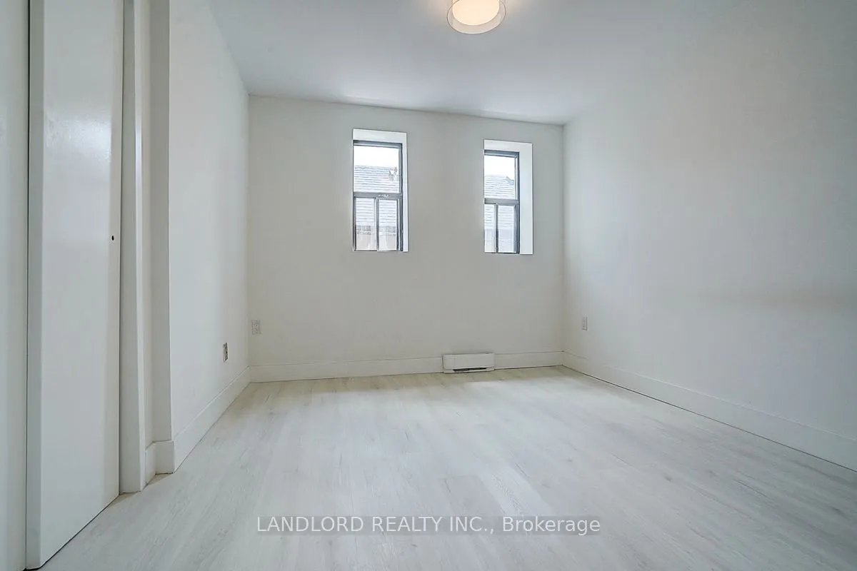 240 Durie Street, #206
