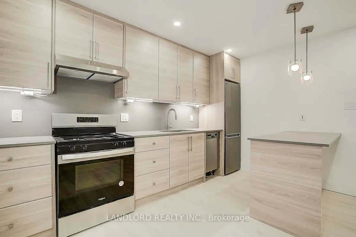 240 Durie Street, #206