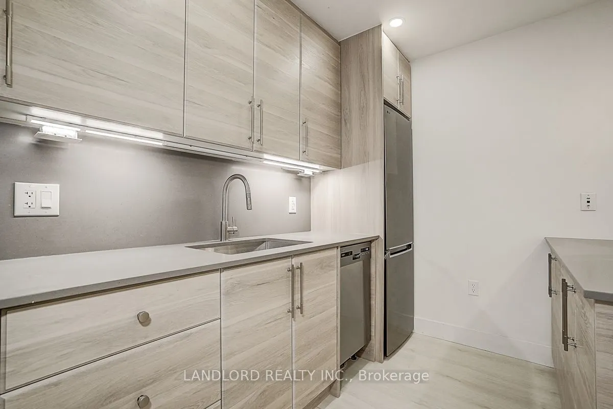 240 Durie Street, #206