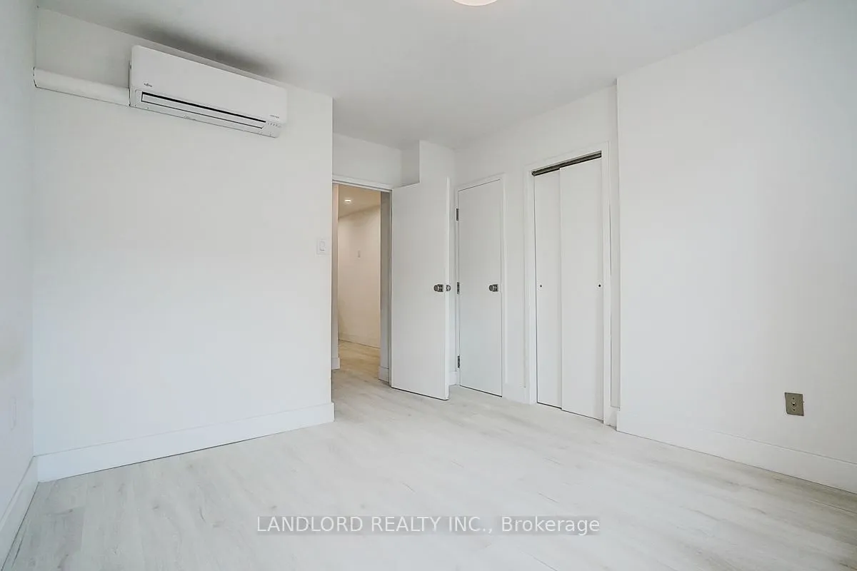 240 Durie Street, #206