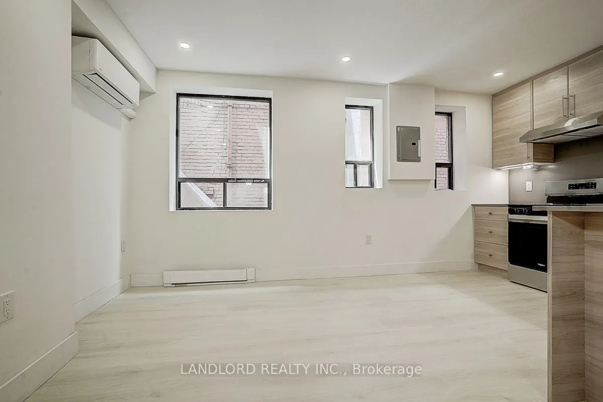 240 Durie Street, #206