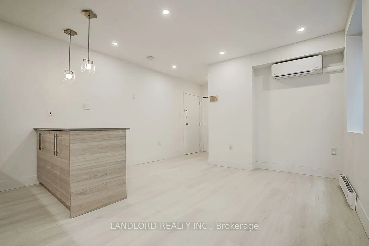 240 Durie Street, #206