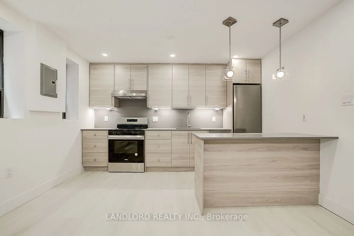 240 Durie Street, #206
