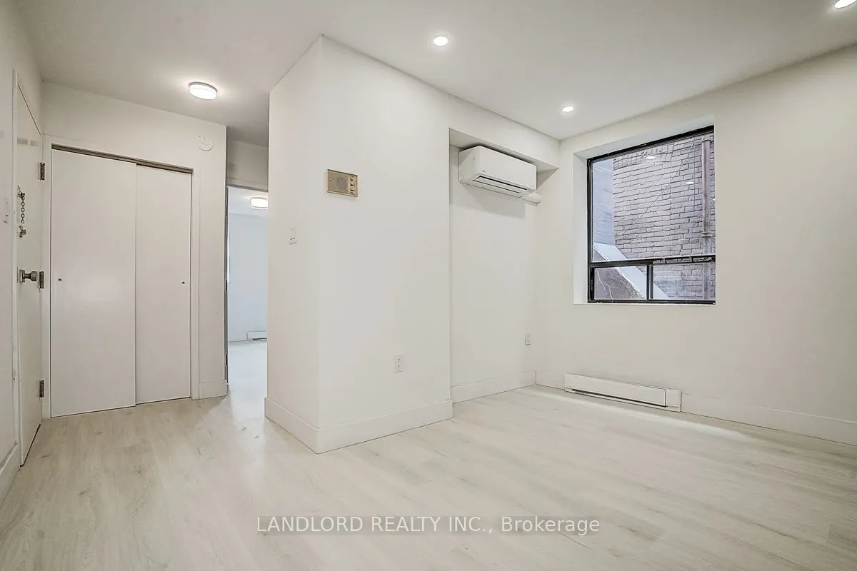 240 Durie Street, #206