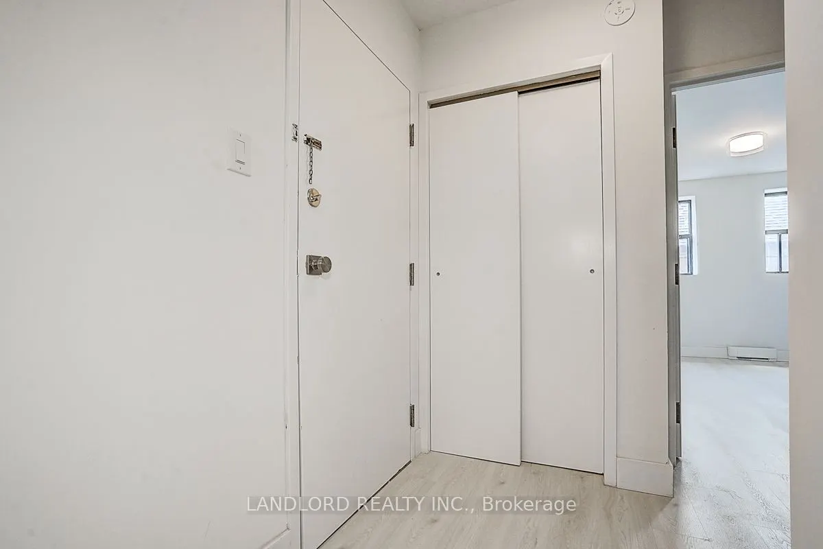 240 Durie Street, #206