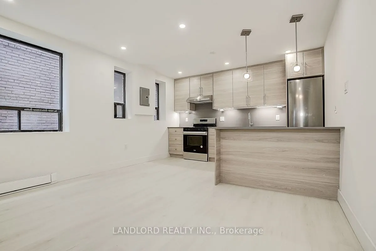 240 Durie Street, #206