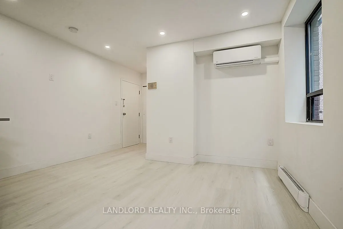 240 Durie Street, #206