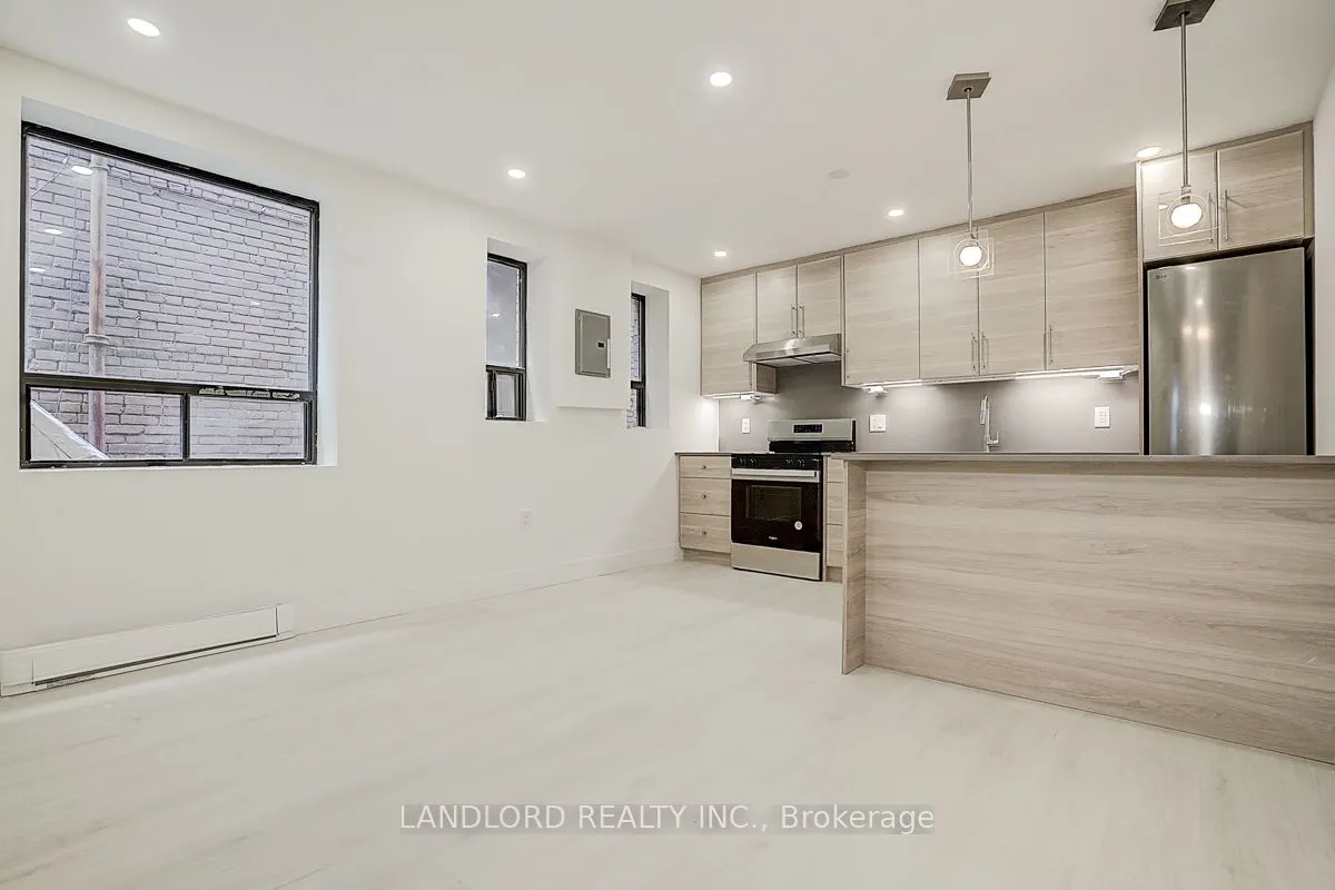 240 Durie Street, #206