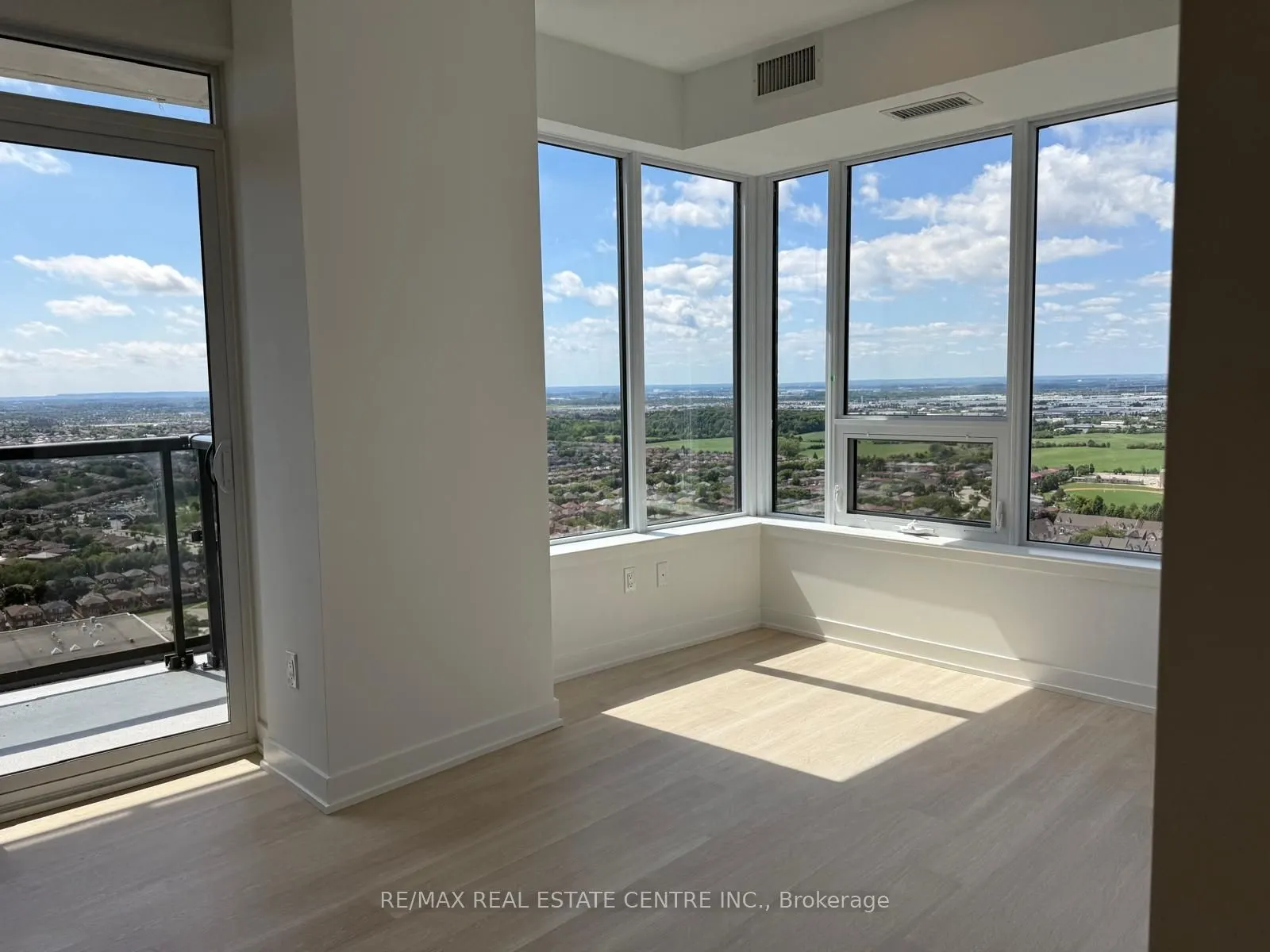 5105 Hurontario Street, #3008