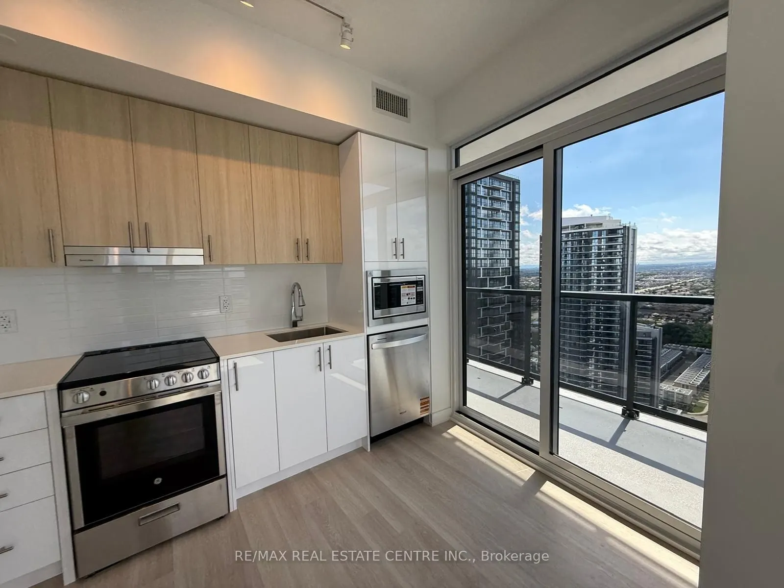5105 Hurontario Street, #3008