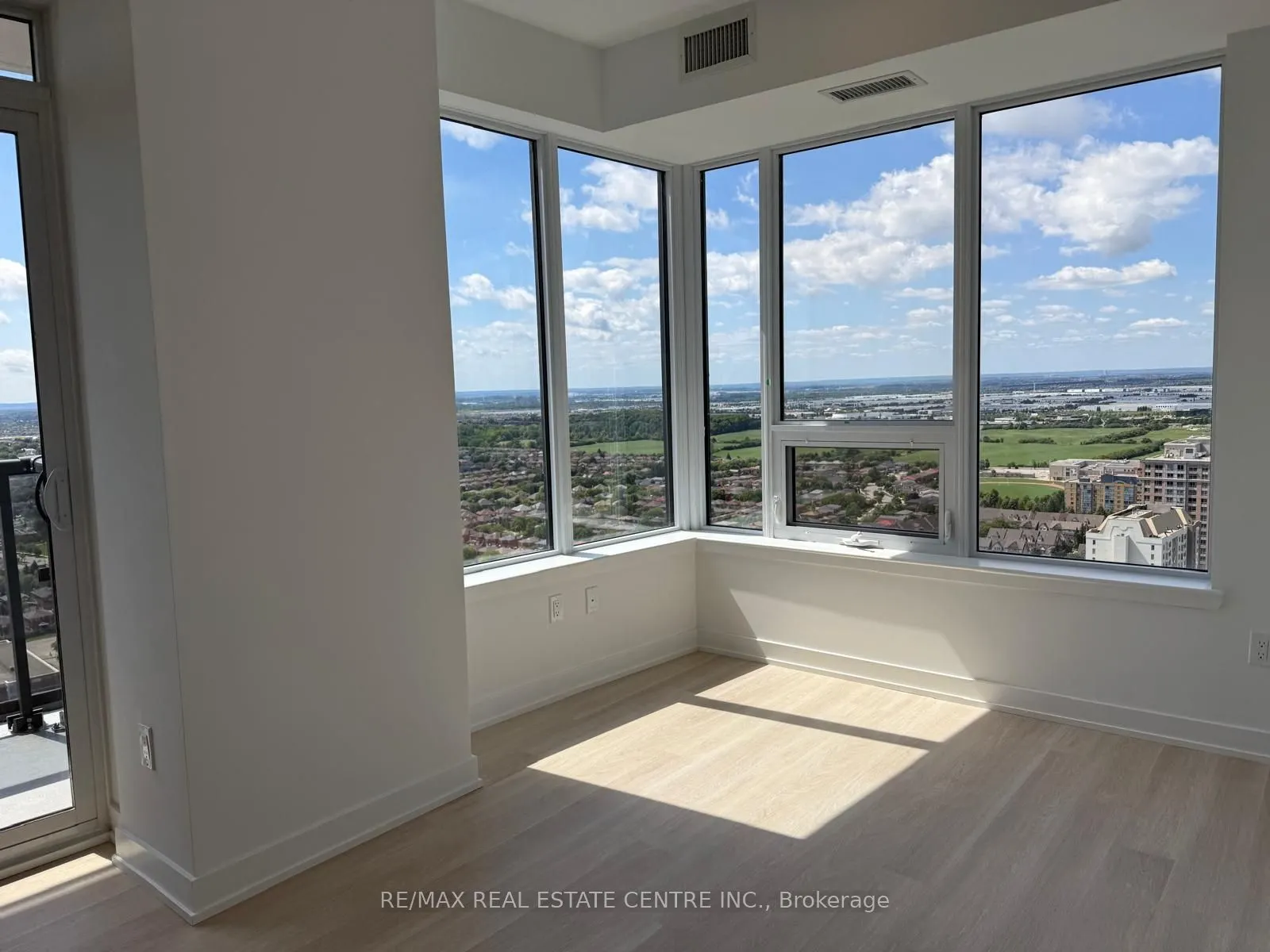 5105 Hurontario Street, #3008