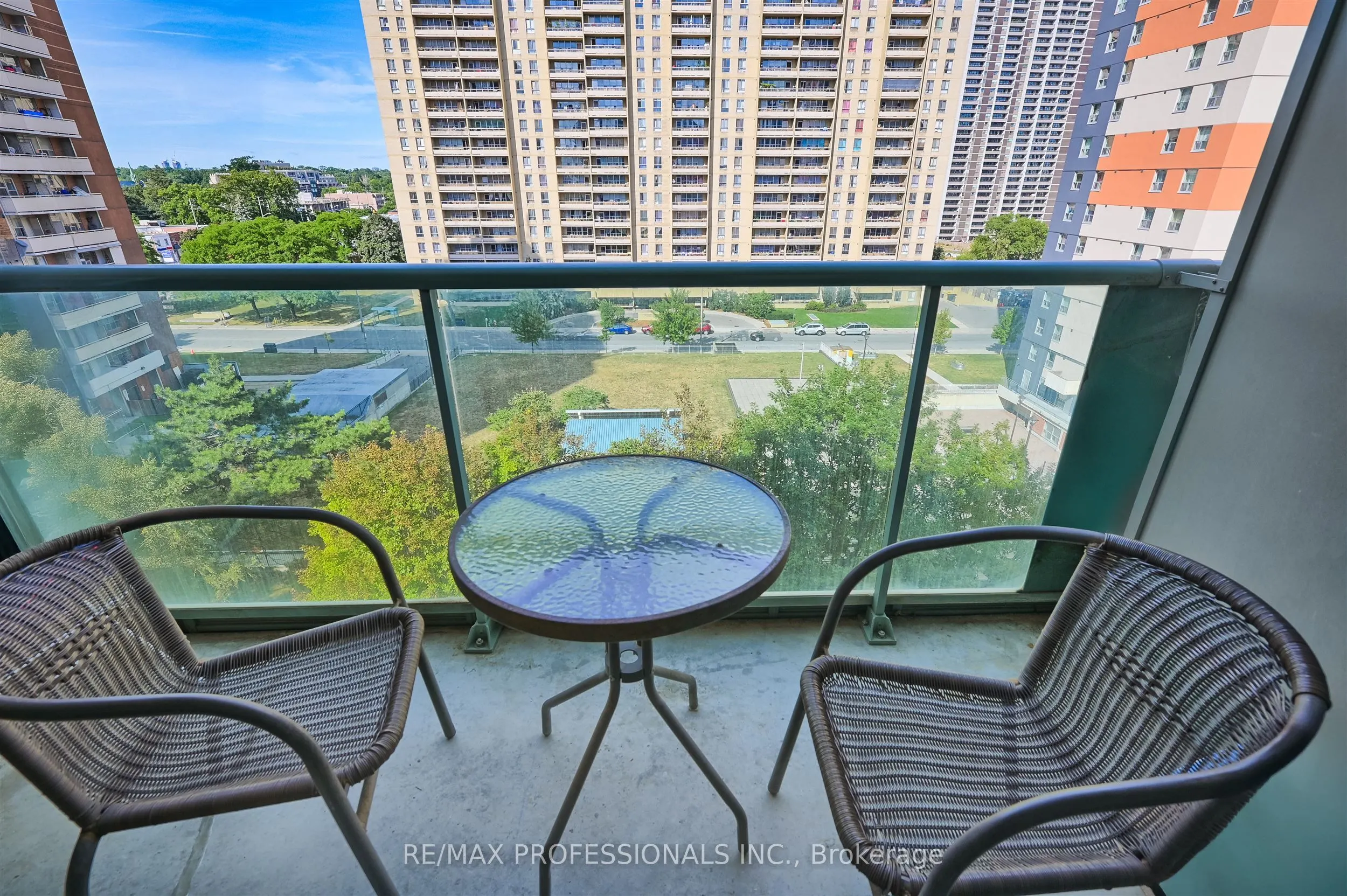 17 Michael Power Place, #814