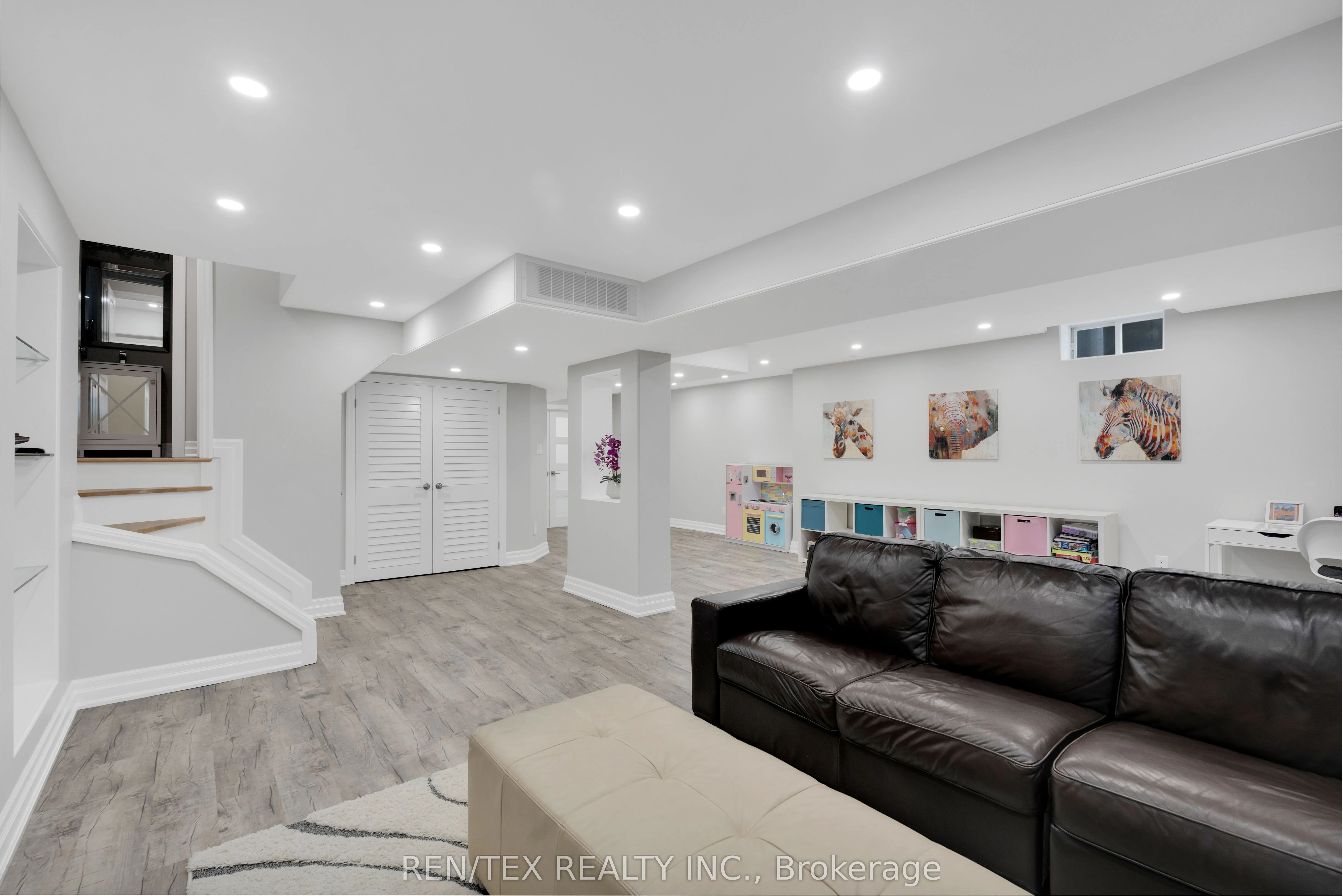 7245 Pallett Court
