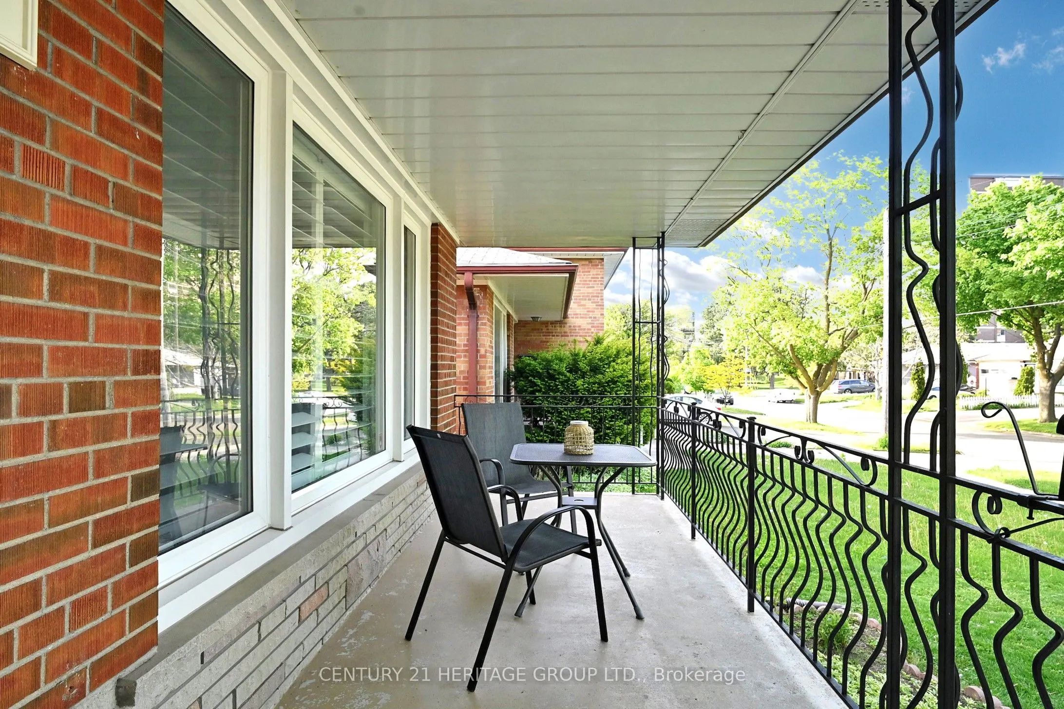 16 Marblehead Road