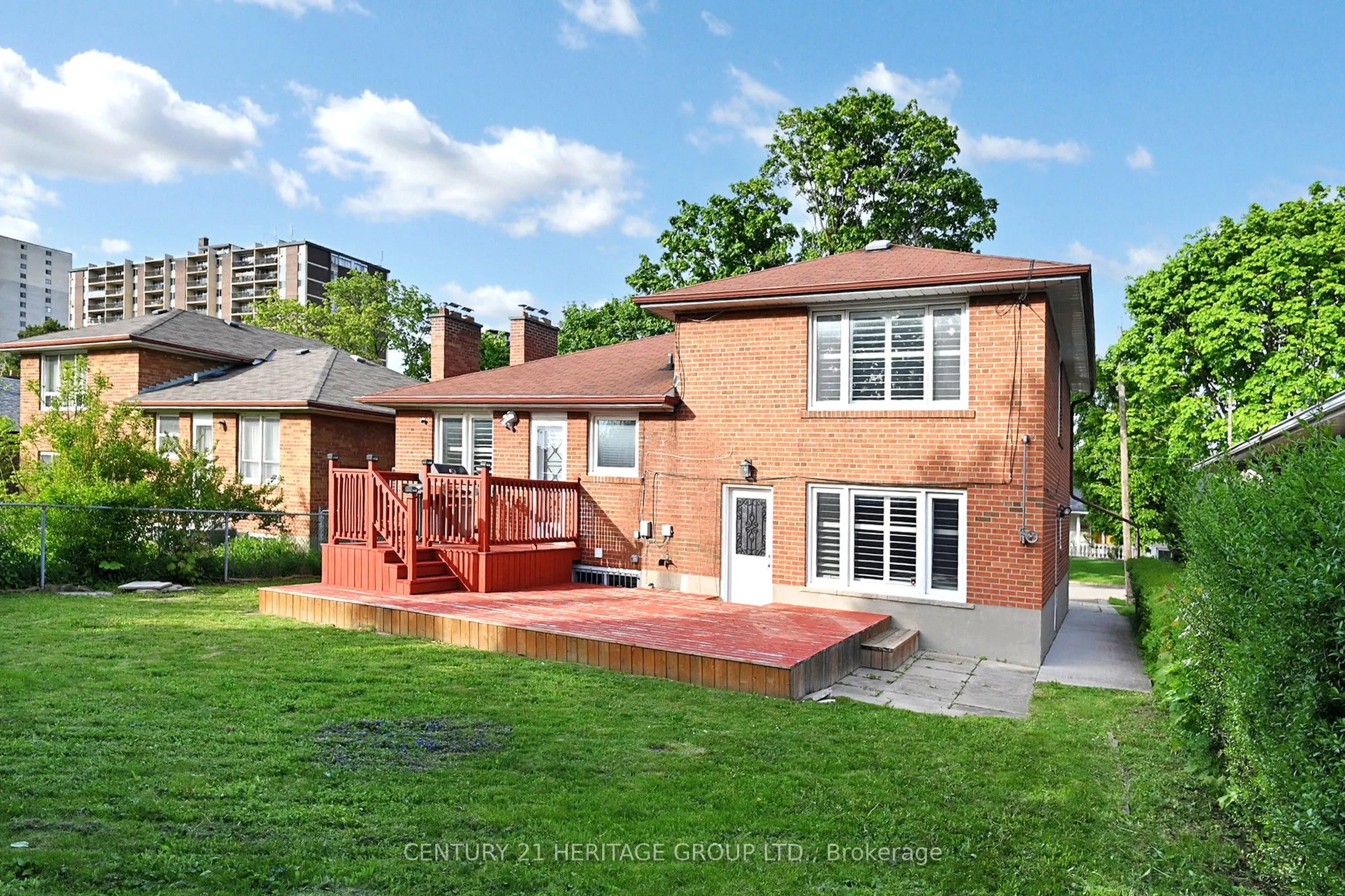 16 Marblehead Road