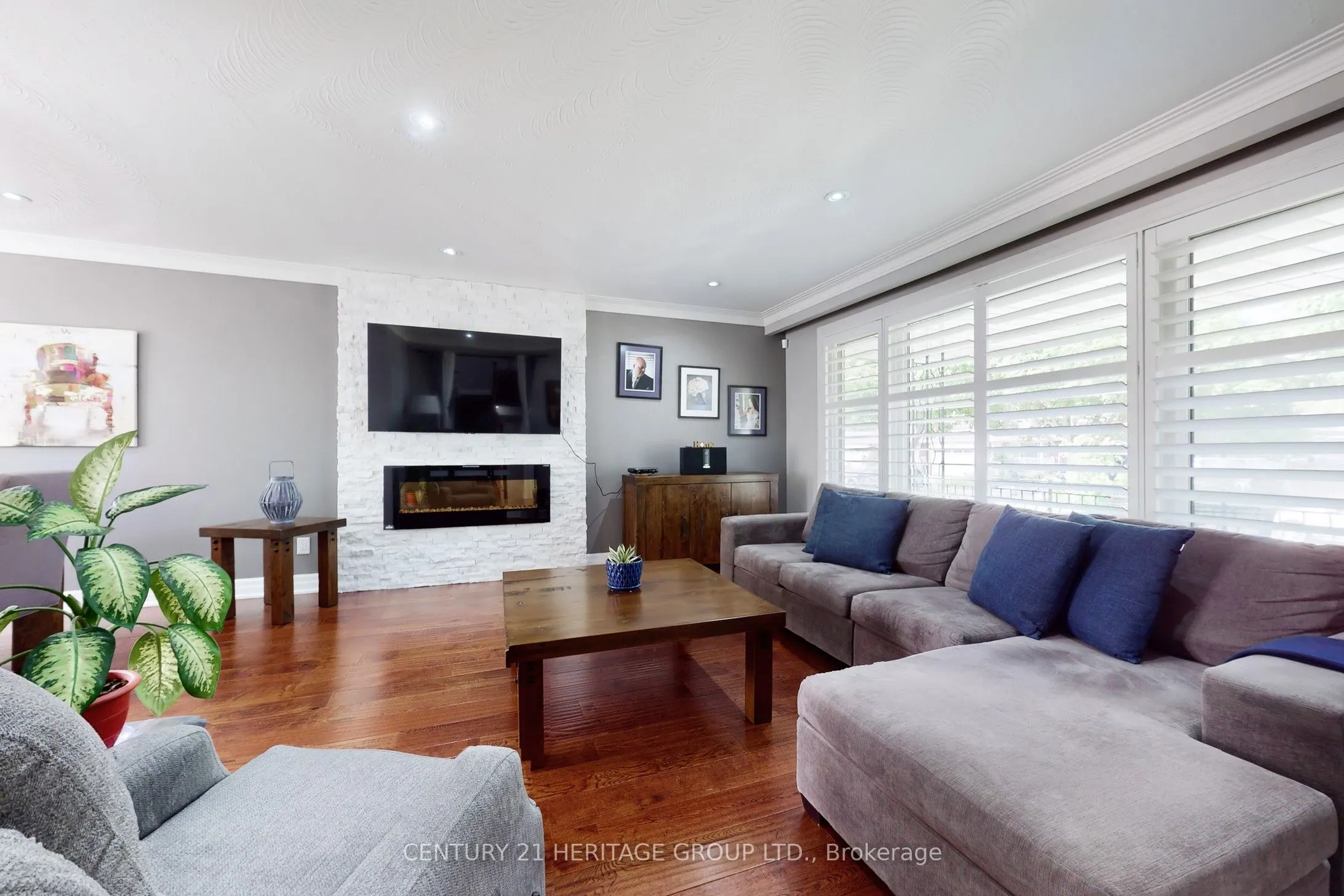 16 Marblehead Road