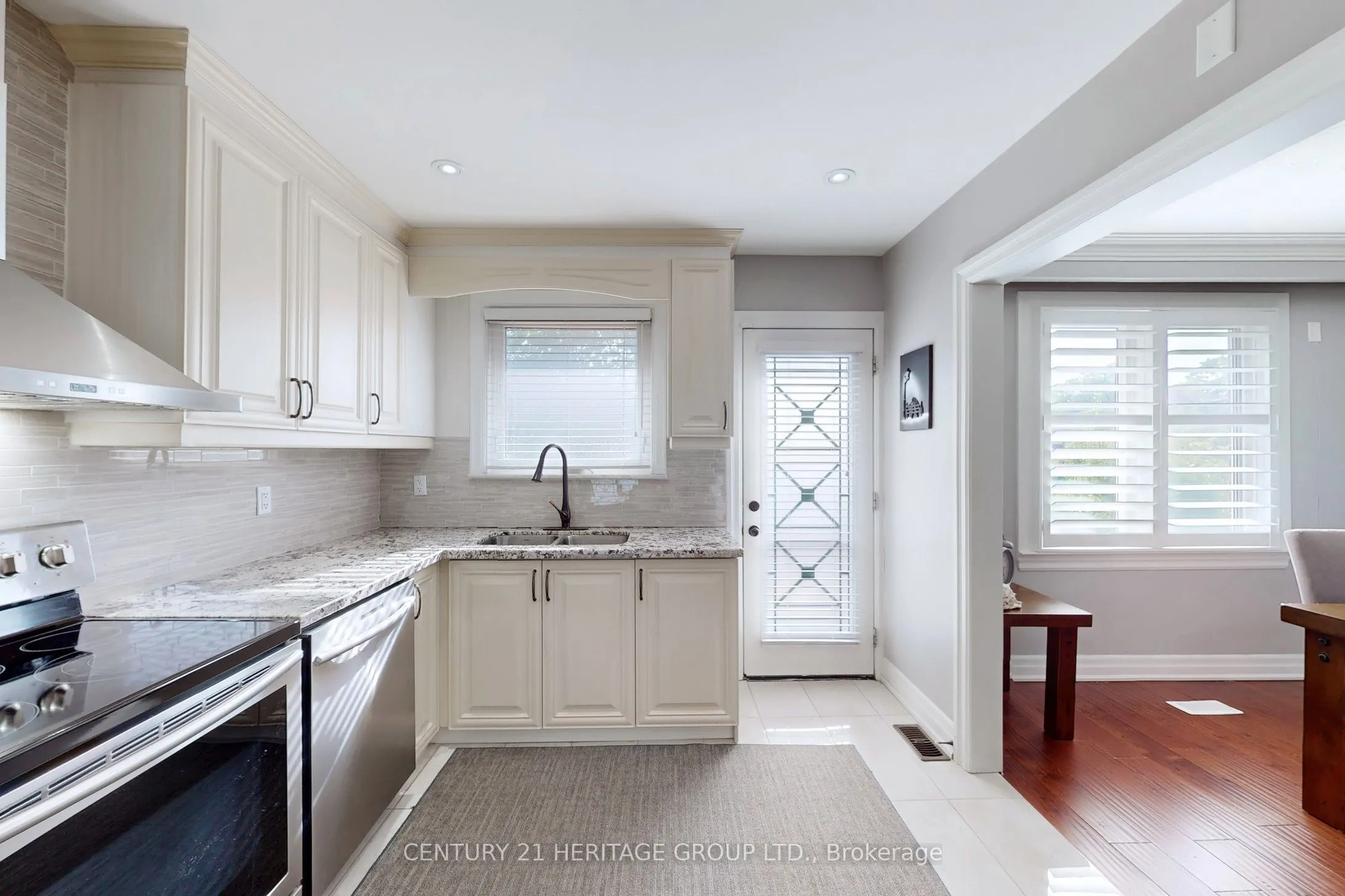 16 Marblehead Road