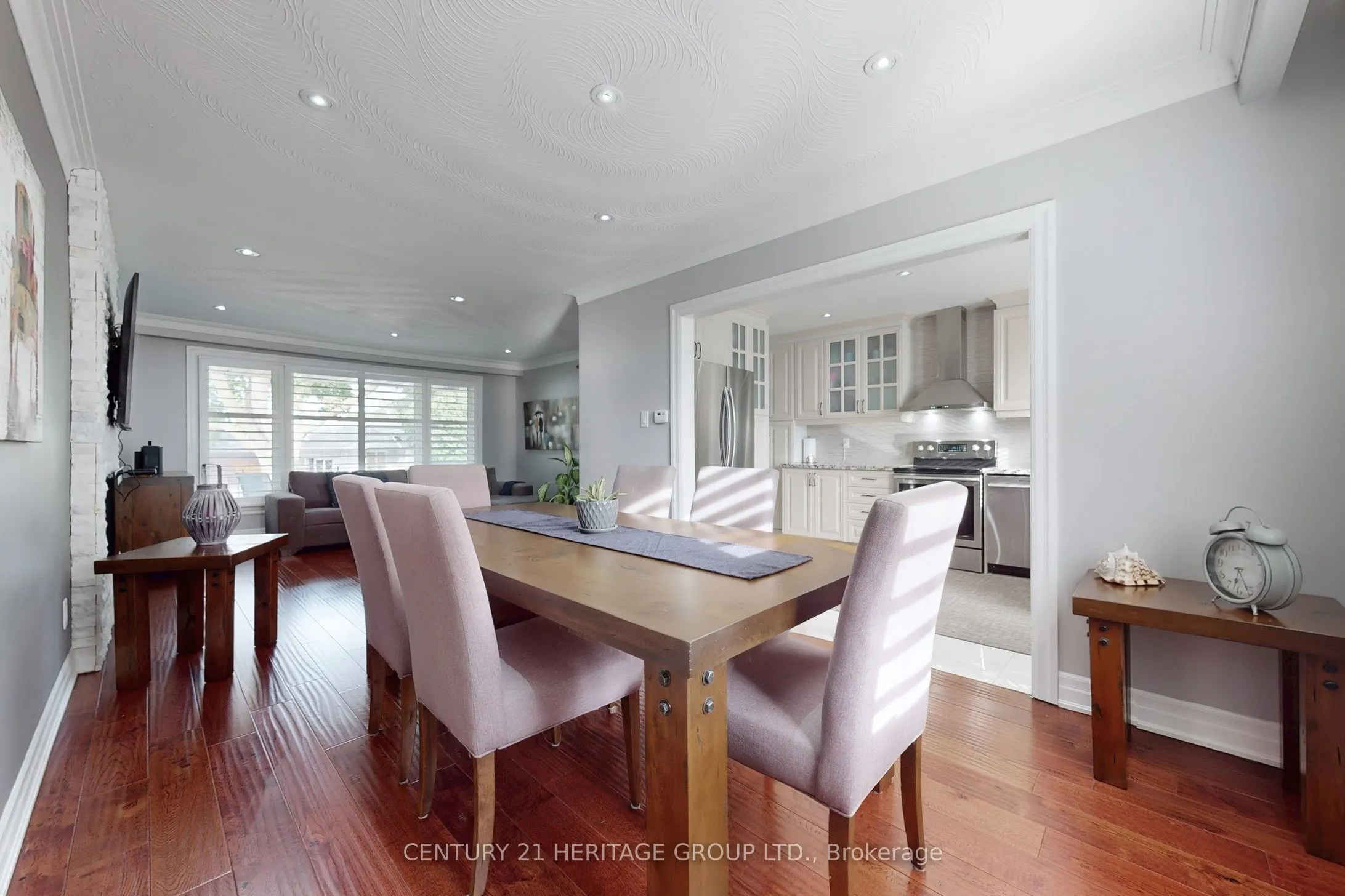 16 Marblehead Road